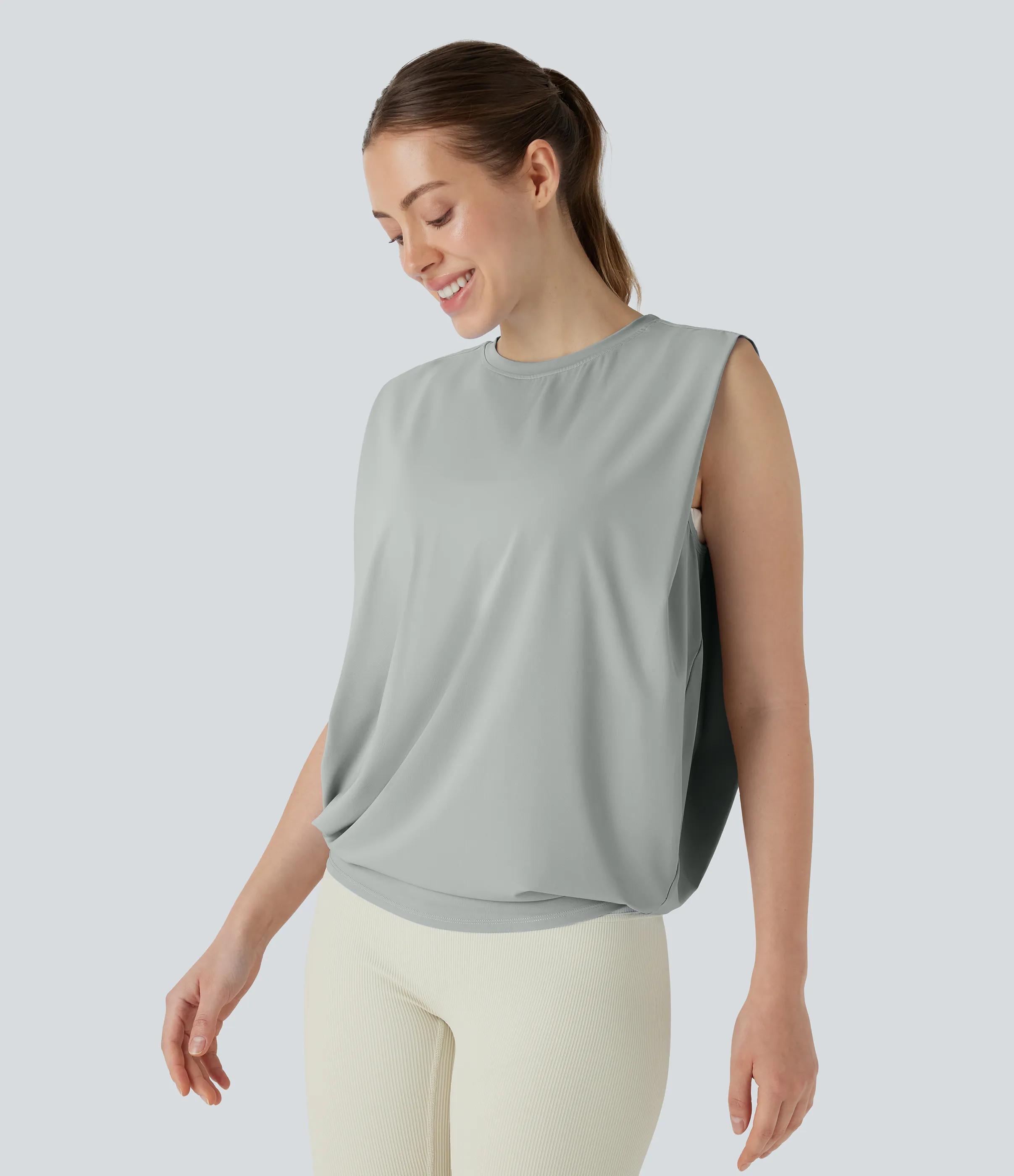 Halara Camiseta yoga cuello redondo fruncido tacto fresco - UPF 50+ - Mirage Gray - XS sold by Halara product image thumbnail 4