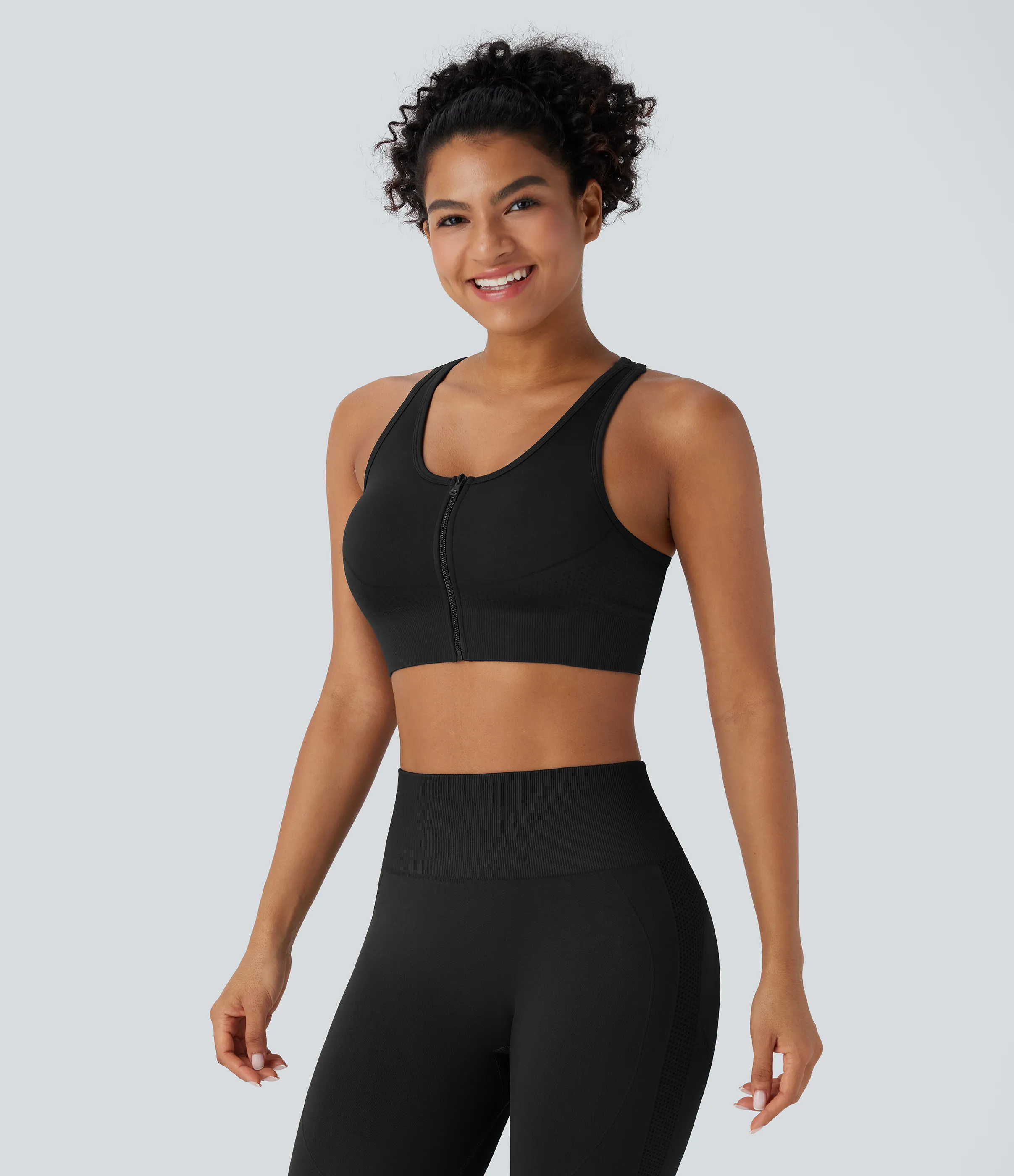 Halara Top corto de yoga sin costuras con espalda nadadora y cremallera - Black - XS sold by Halara product image thumbnail 5