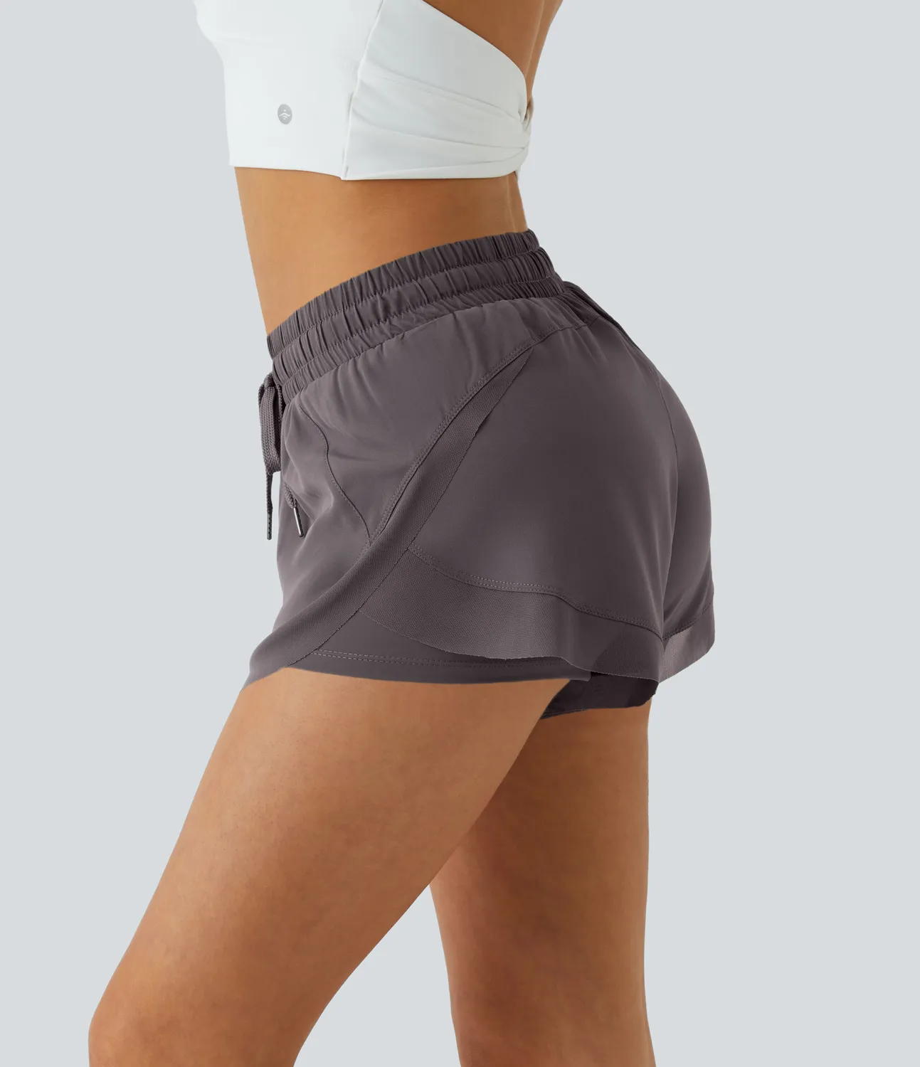 Halara Pantalón corto correr fluidos 2 en 1 tiro medio cordón malla contrastante 7.5cm - Sparrow - S sold by Halara product image thumbnail 4