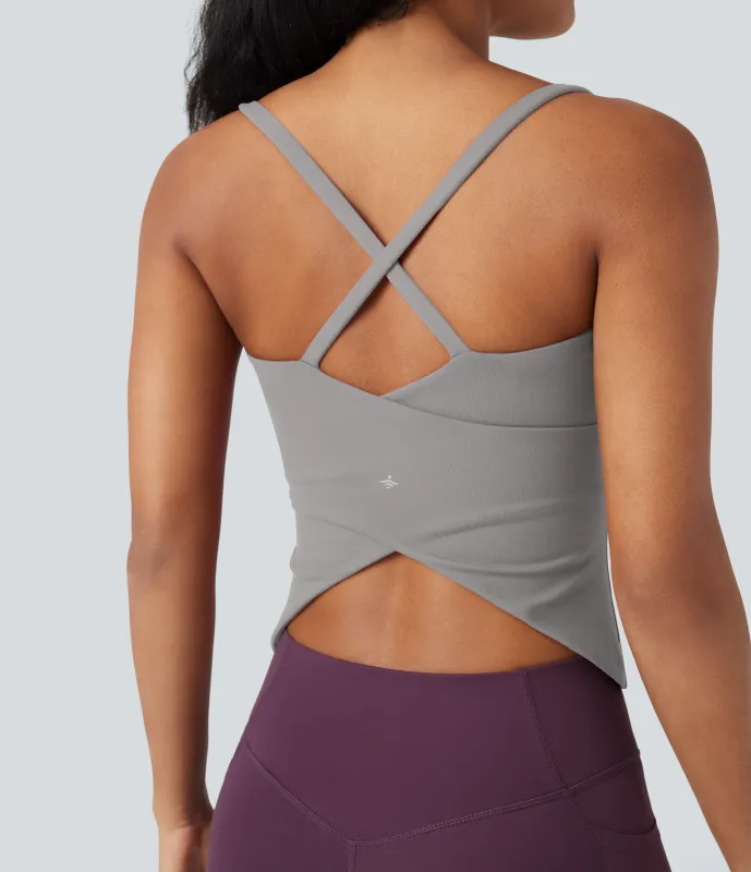 Halara Top de yoga con escote redondo, espalda cruzada y dobladillo cruzado - Ghost Gray - XL made by Halara