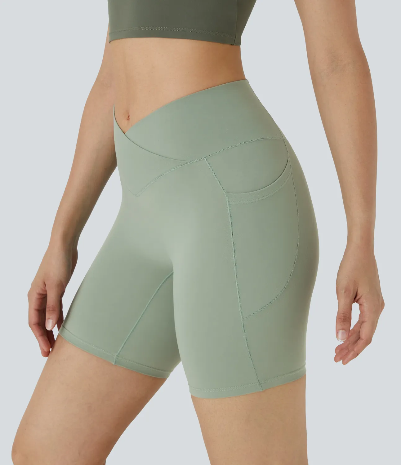 Halara Pantalón corto Softlyzero™ ciclista yoga bolsillo lateral cruzado tiro alto 17.5cm - Asparagus - S sold by Halara product image thumbnail 2