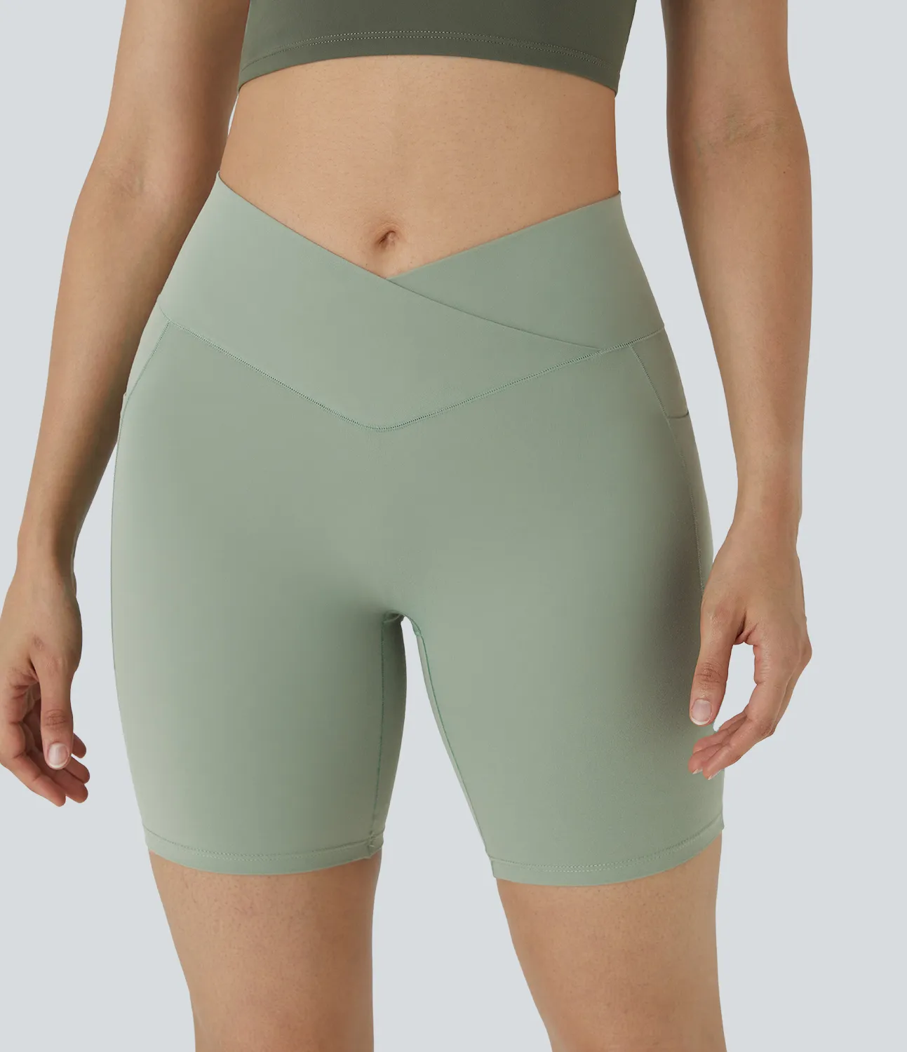 Halara Pantalón corto Softlyzero™ ciclista yoga bolsillo lateral cruzado tiro alto 17.5cm - Asparagus - S sold by Halara product image thumbnail 4