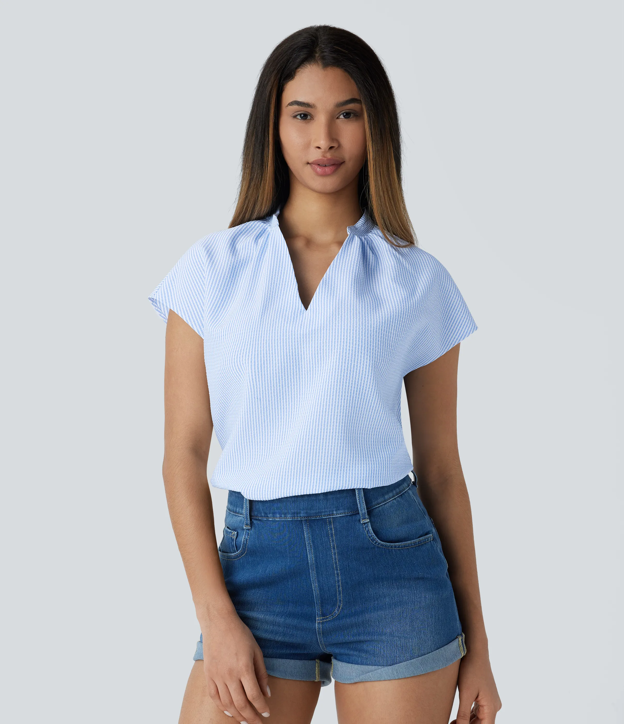 Halara Blusa rayas dobladillo curvo manga corta cuello V - Azure White Stripe - XS sold by Halara