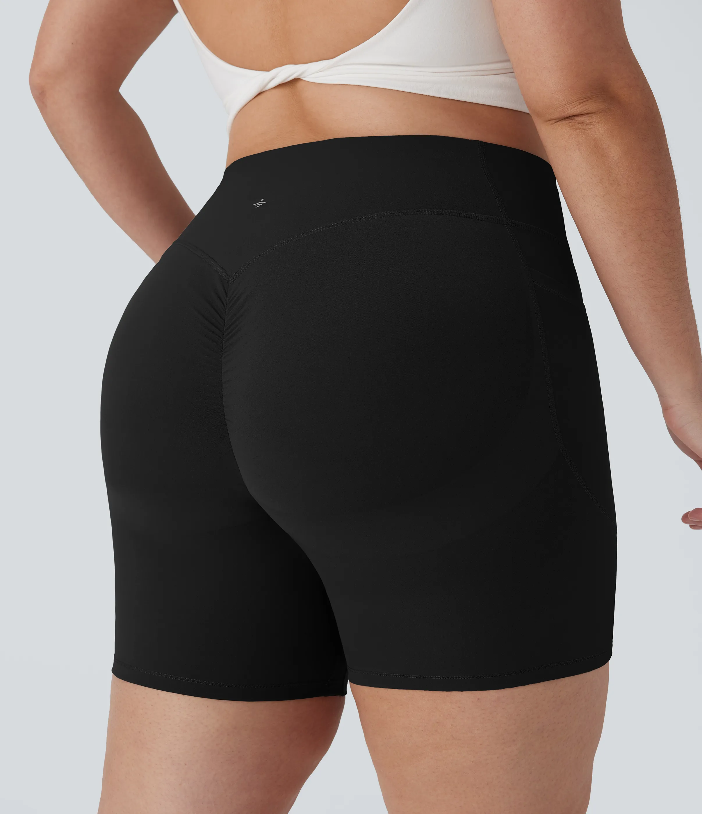 Halara Shorts biker moldeadores Halara UltraSculpt™ de tiro alto con push-up y moldeador de abdomen con bolsillos en longitud 17,78cm - Black - 1X sold by Halara product image thumbnail 5