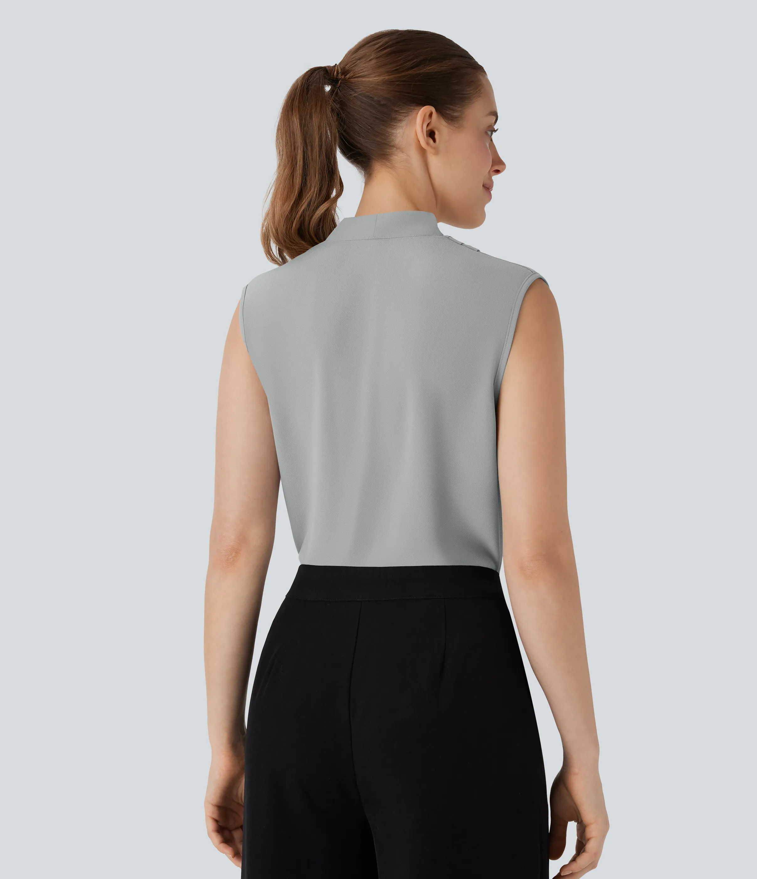 Halara Blusa oficina sin mangas cuello V - Mist Grey - XS sold by Halara product image thumbnail 3