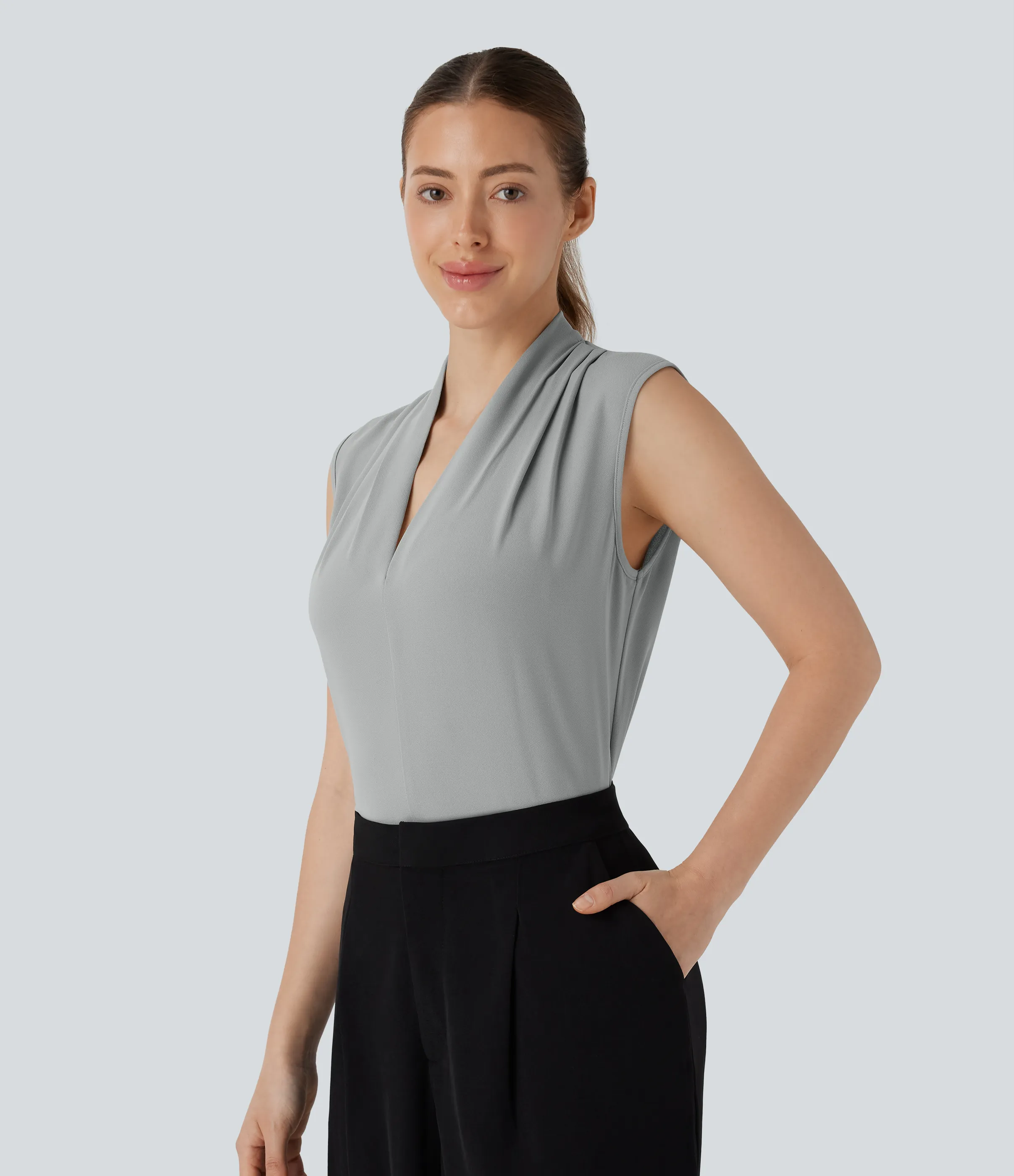 Halara Blusa oficina sin mangas cuello V - Mist Grey - XS sold by Halara product image thumbnail 4