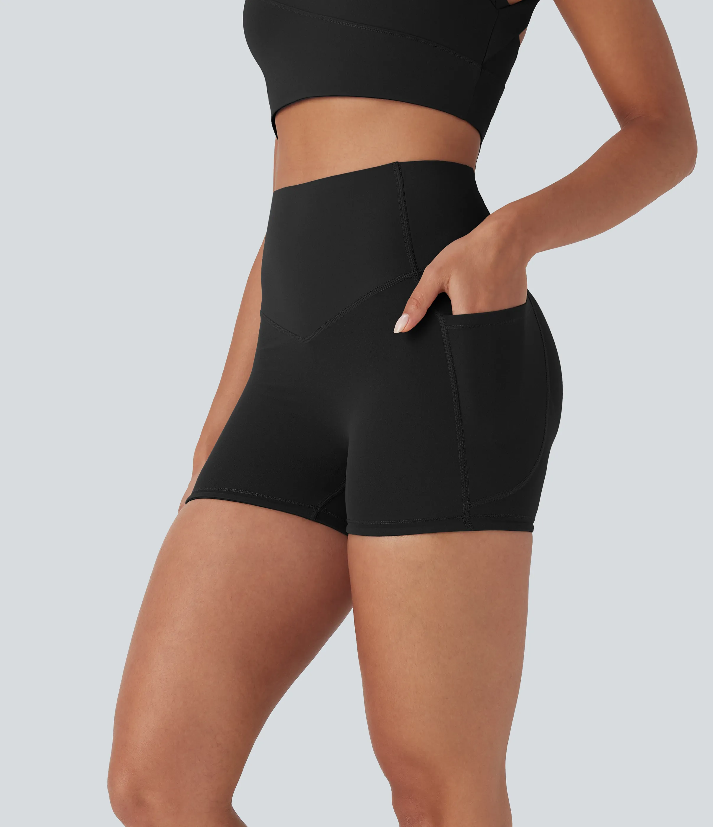 Halara Shorts biker Halara UltraSculpt™ de tiro alto con push-up y reductor de abdomen con bolsillos laterales - Black - S sold by Halara