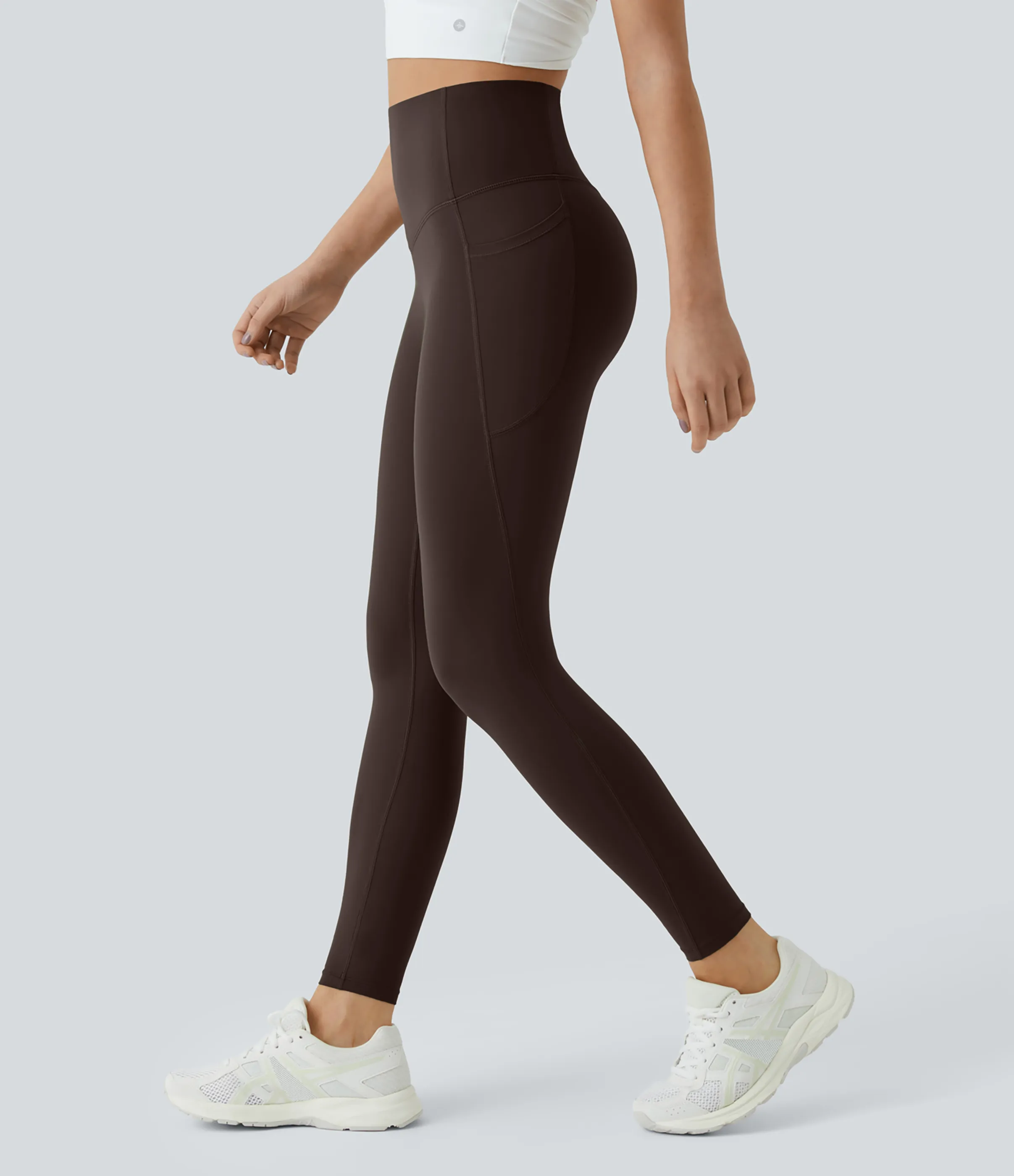 Halara Leggings SoCinched UltraSculpt entrenamiento control abdomen bolsillo lateral tiro alto - Hot Fudge - L(7/8) sold by Halara