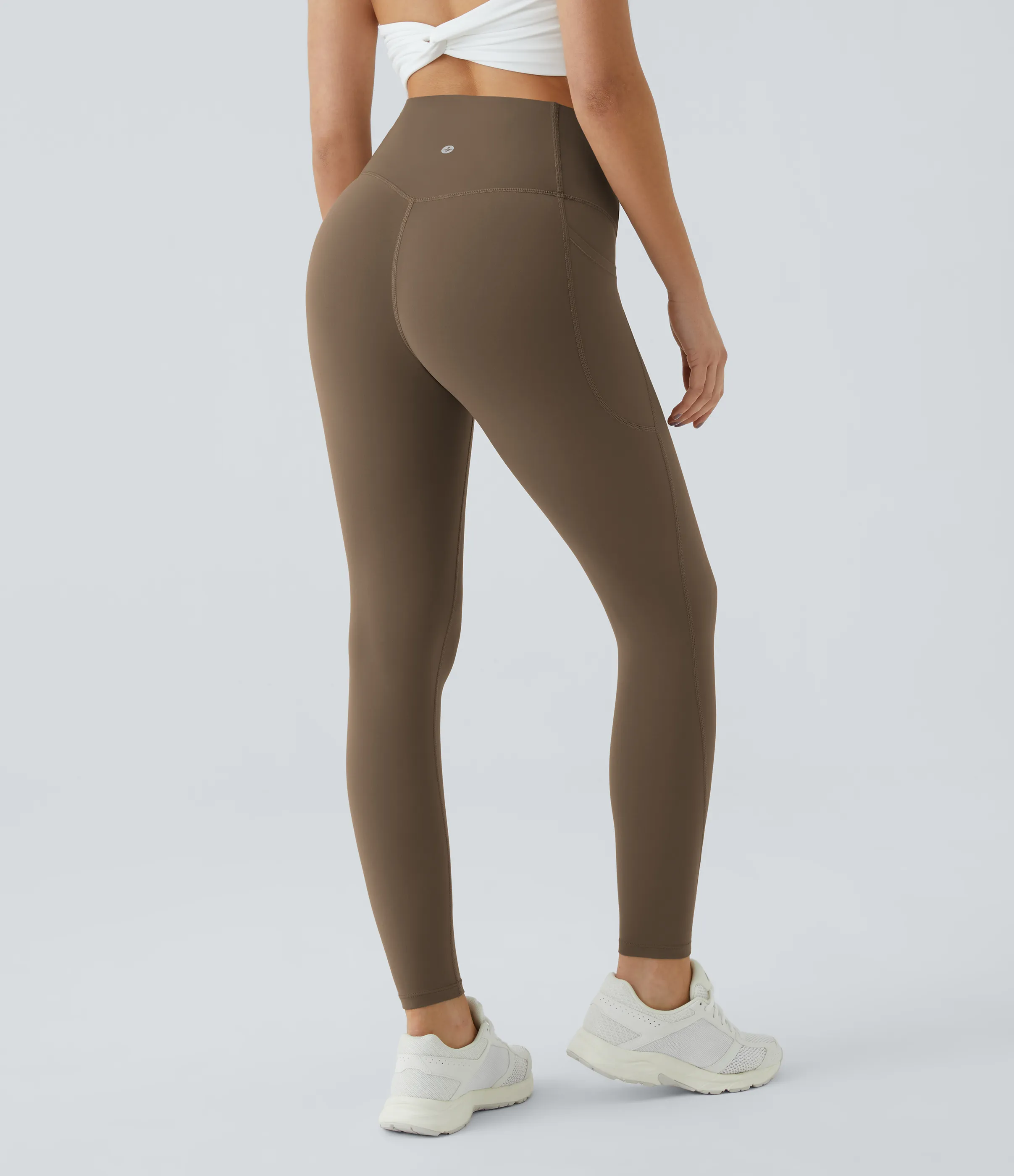 Halara Leggings SoCinched UltraSculpt entrenamiento control abdomen bolsillo lateral tiro alto - Thick Earthy Brown - M(7/8) sold by Halara product image thumbnail 4