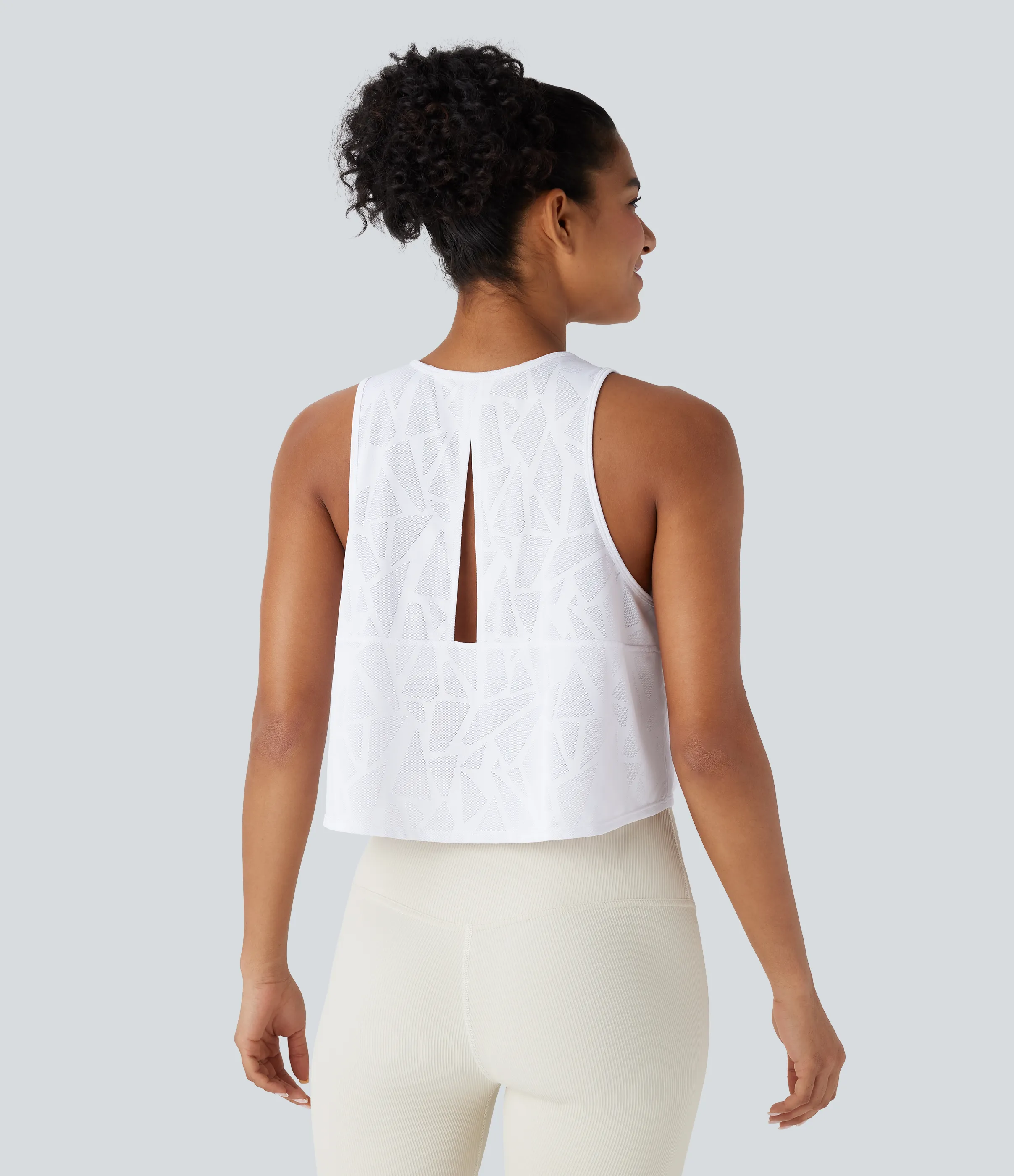 Halara Top corto de yoga con cuello redondo y aberturas - White - XL sold by Halara product image thumbnail 5