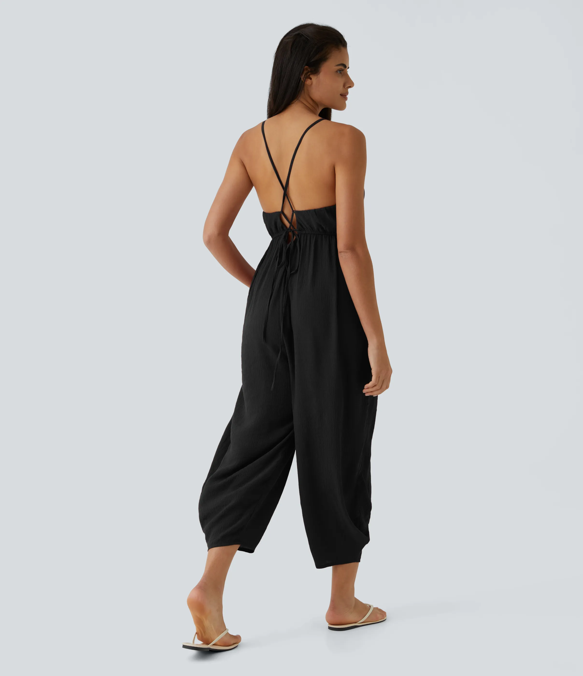 Halara Mono plisado con tirantes finos de espalda descubierta con bolsillo lateral y botones - Black - XS(regular) sold by Halara product image thumbnail 3