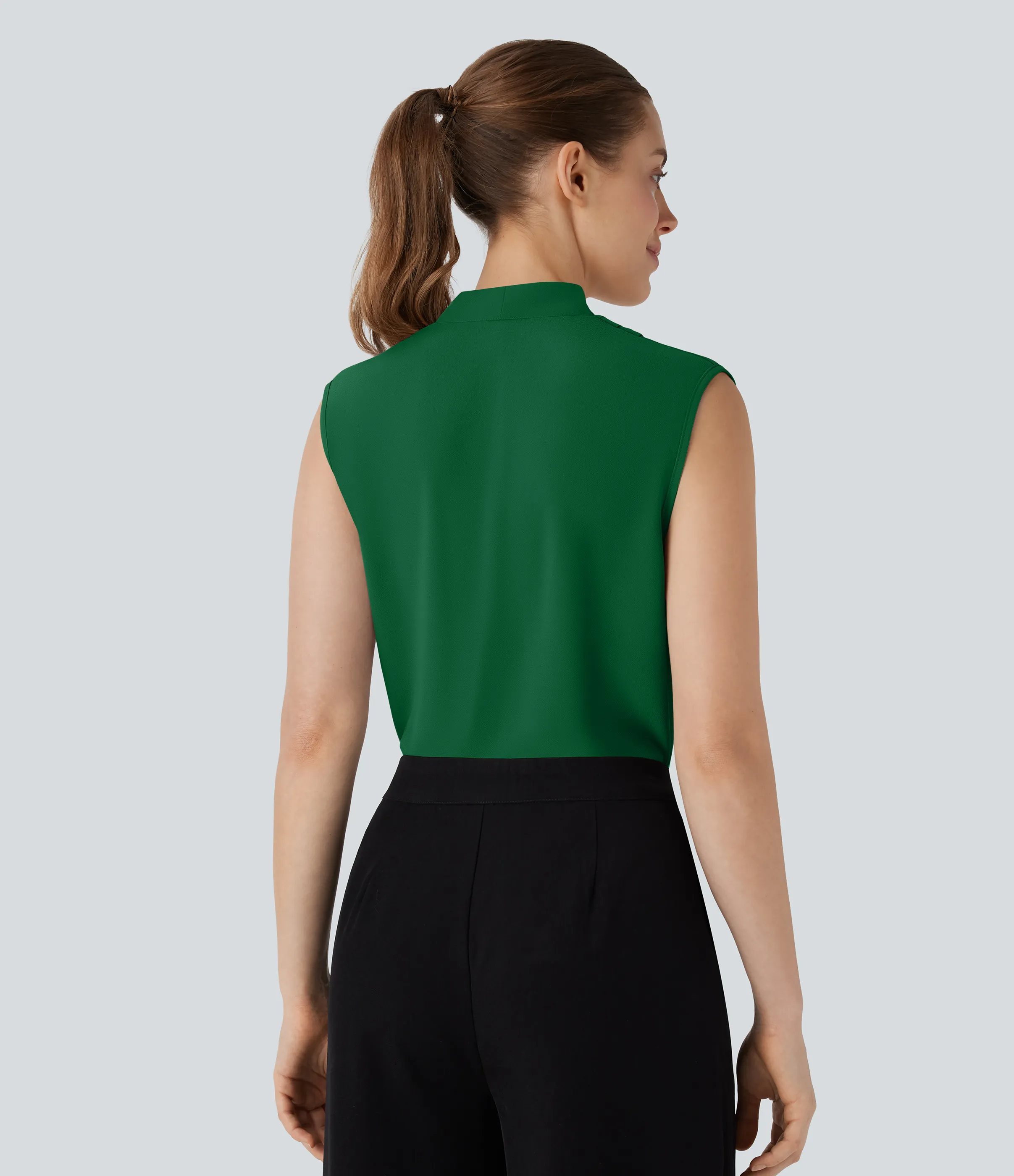 Halara Blusa oficina sin mangas cuello V - Abundant Green - S sold by Halara product image thumbnail 3