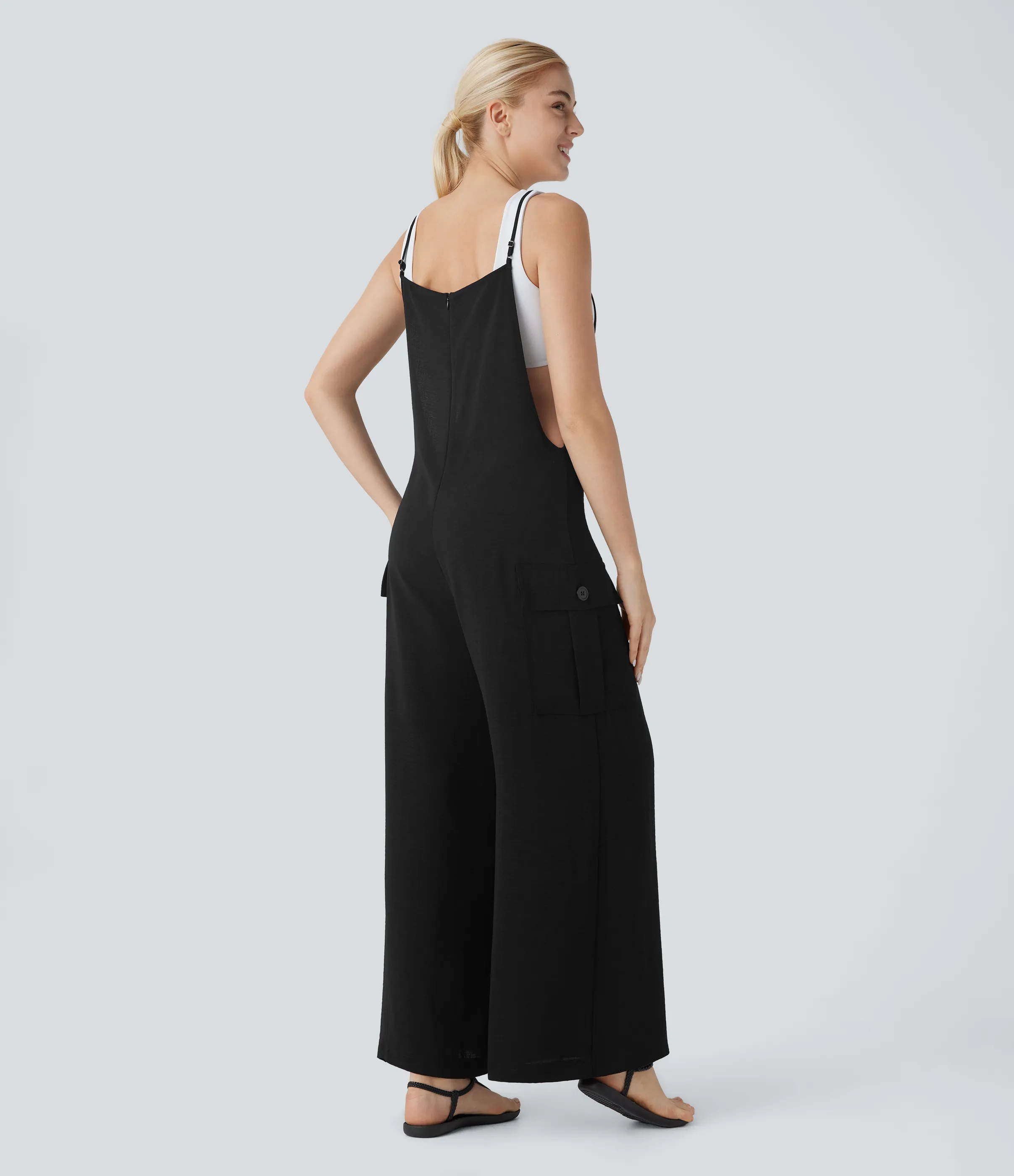 Halara Mono lino bolsillo lateral cremallera invisible correa ajustable - Black - XS(regular) sold by Halara product image thumbnail 3