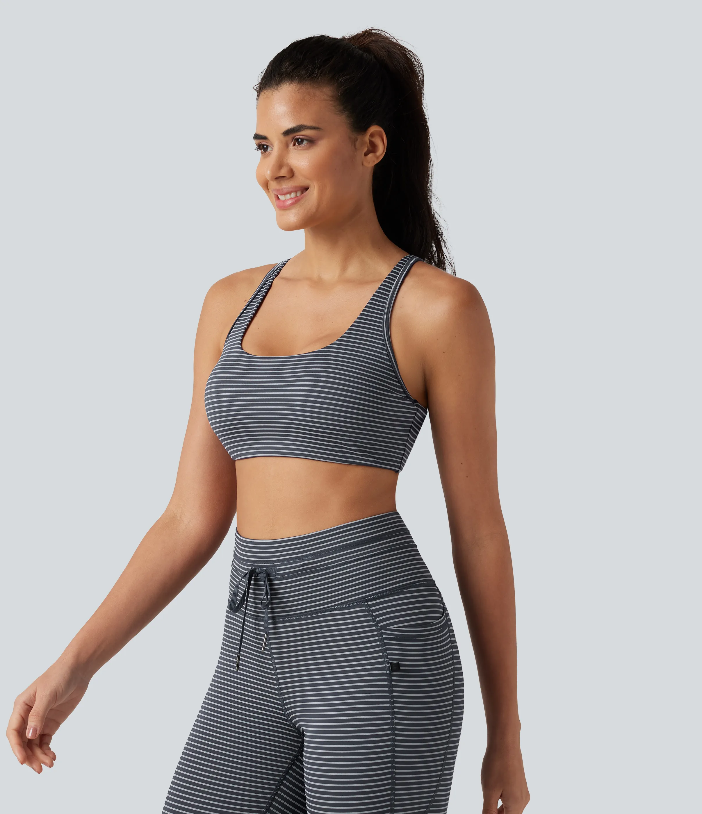 Halara Brasier deportivo de yoga de sujeción baja con escote en U y abertura en copas A-C - Midnight Stripe - L sold by Halara product image thumbnail 4