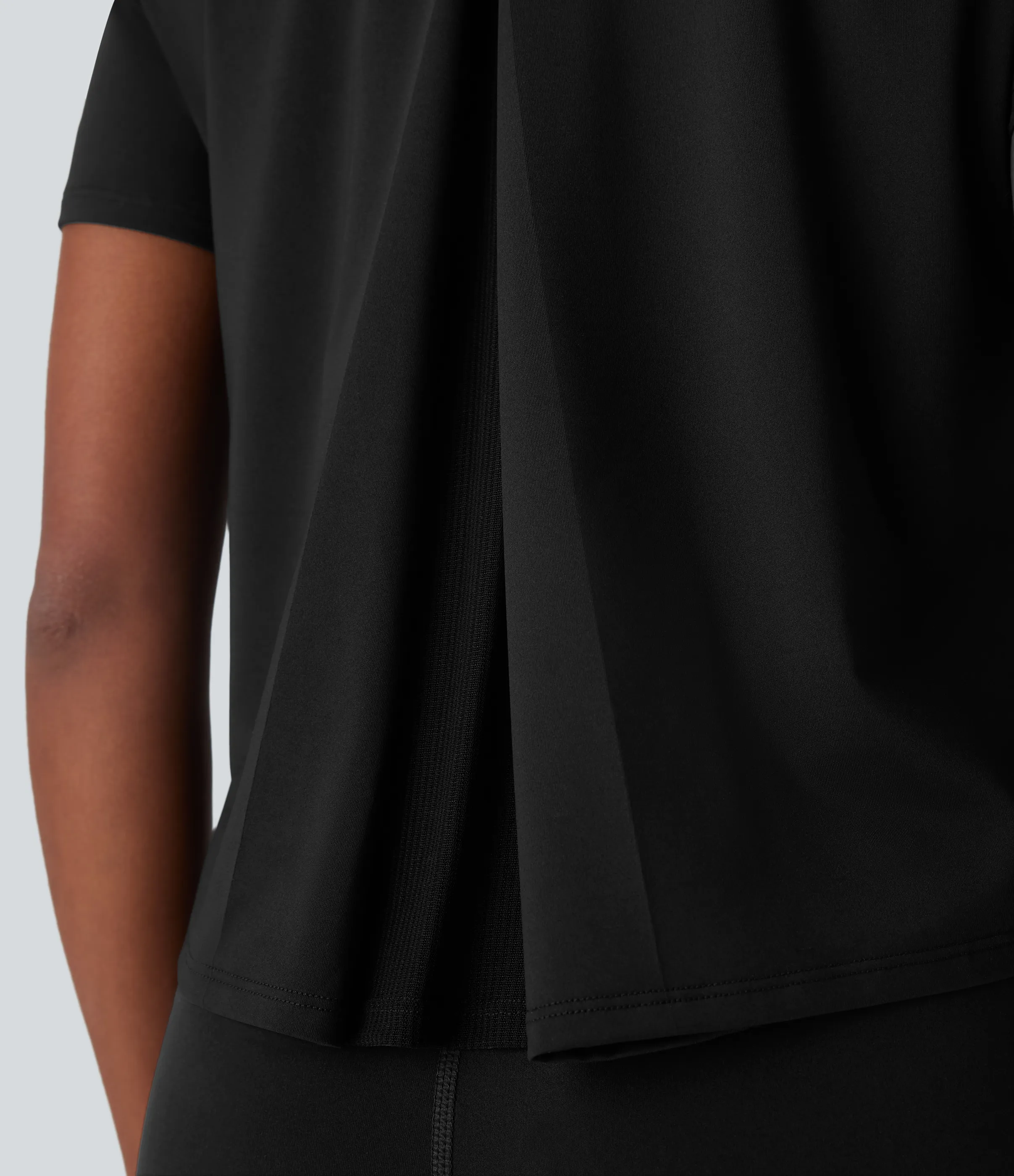 Halara Top deportivo de yoga de malla en contraste de manga corta y cuello redondo - Black - S sold by Halara product image thumbnail 5