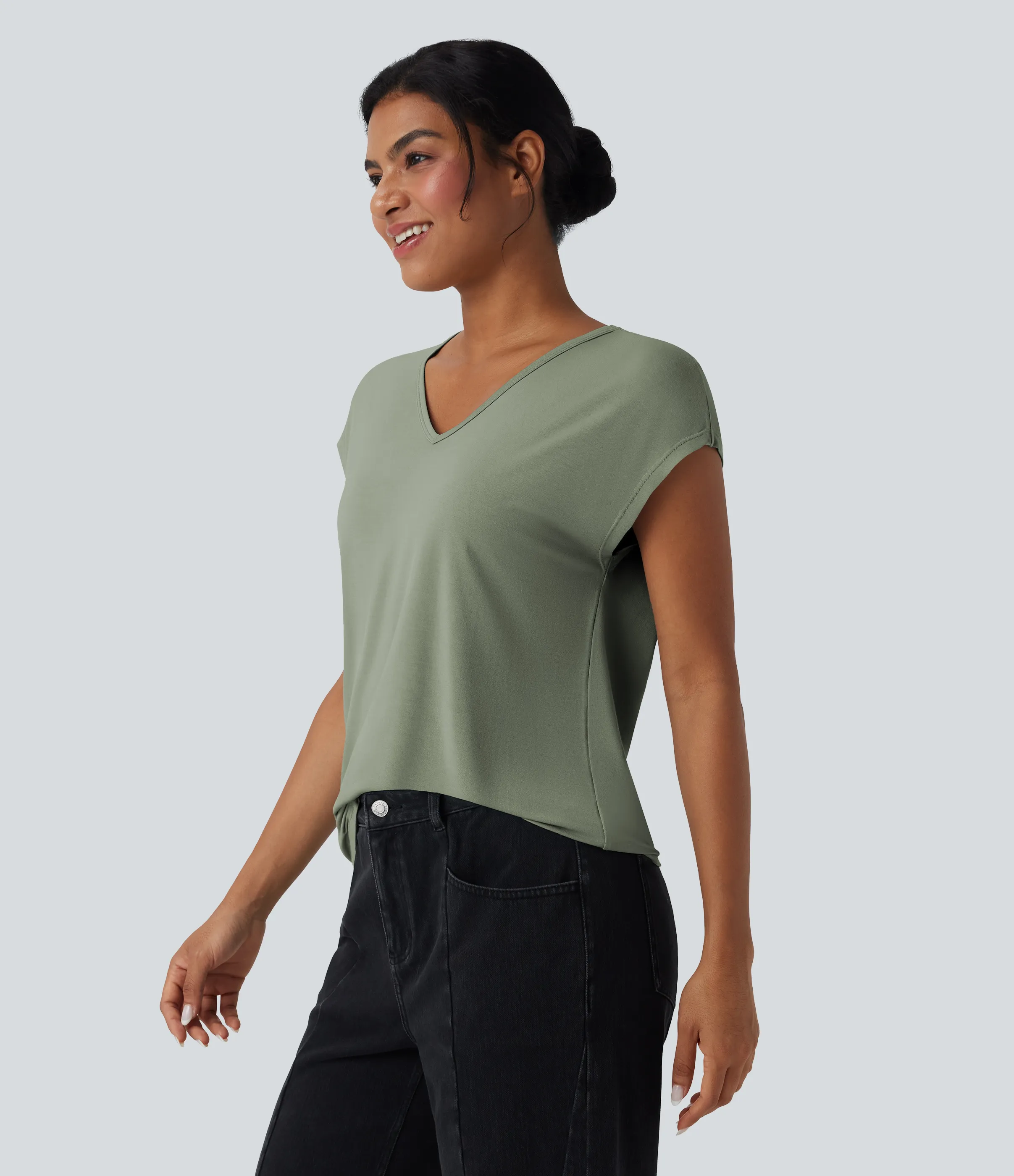 Halara Camiseta casual de manga corta con cuello en V - Hedge Green - S sold by Halara product image thumbnail 4