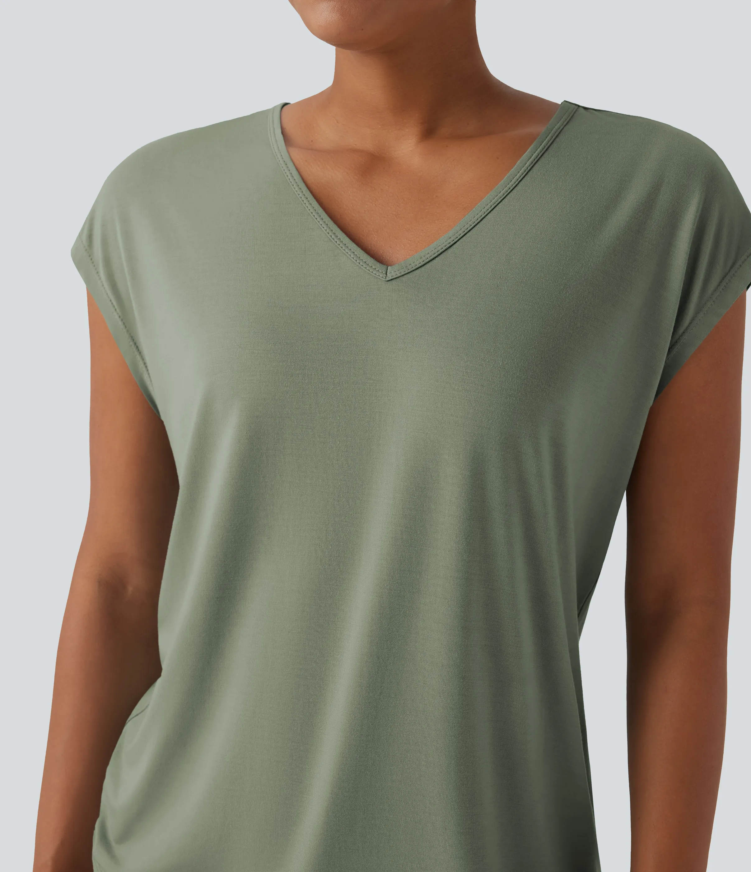 Halara Camiseta casual de manga corta con cuello en V - Hedge Green - S sold by Halara product image thumbnail 5