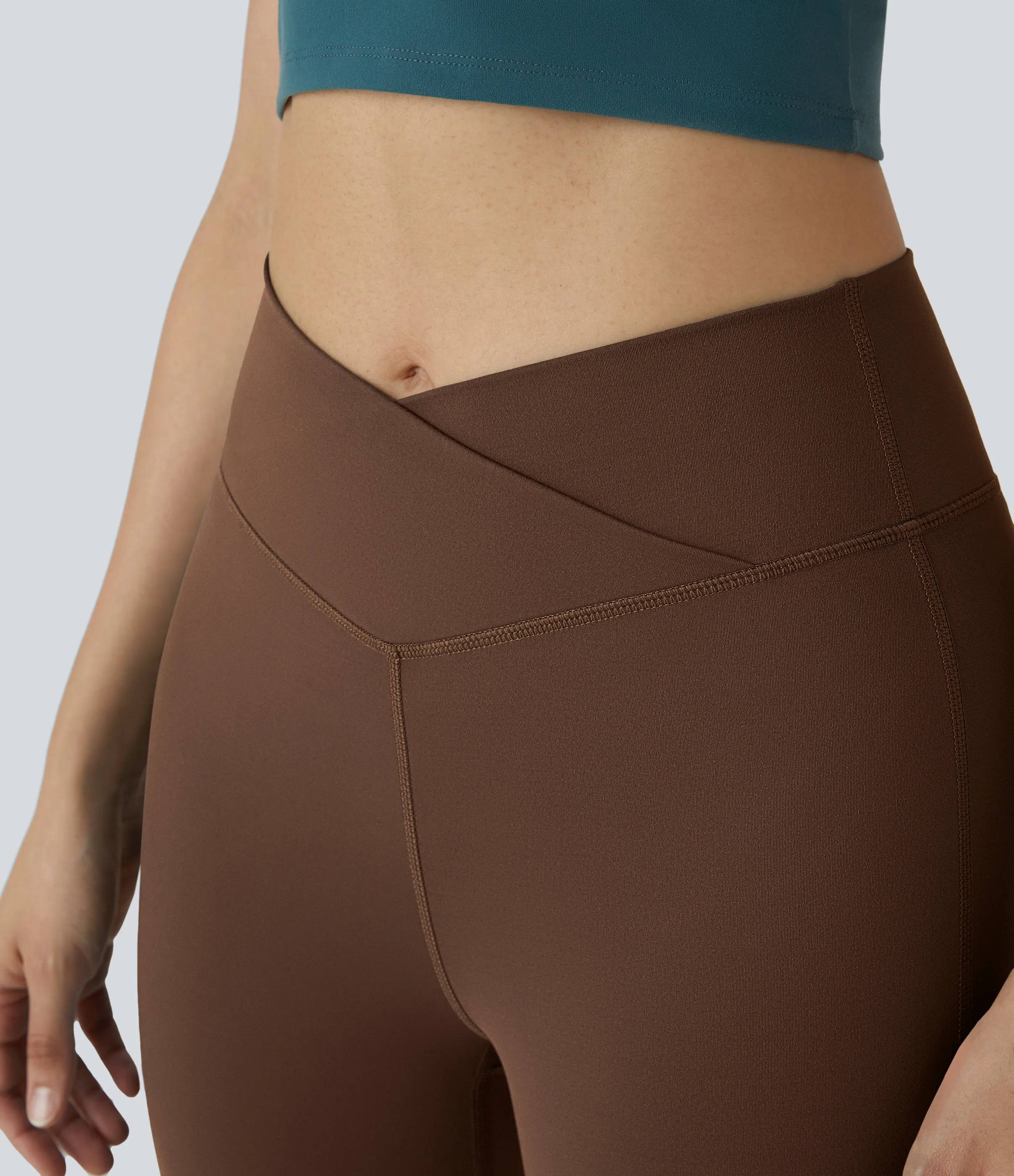 Halara Leggings yoga acampanado cruzado tiro alto - Autumn Chestnut - XL(regular) sold by Halara product image thumbnail 5