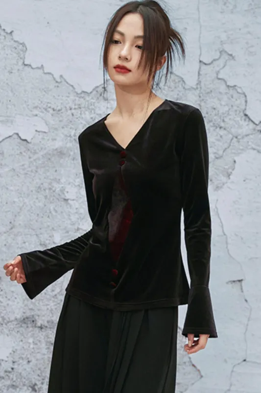 ゴシックベルベットベルスリーブブラウス sold by Belchic