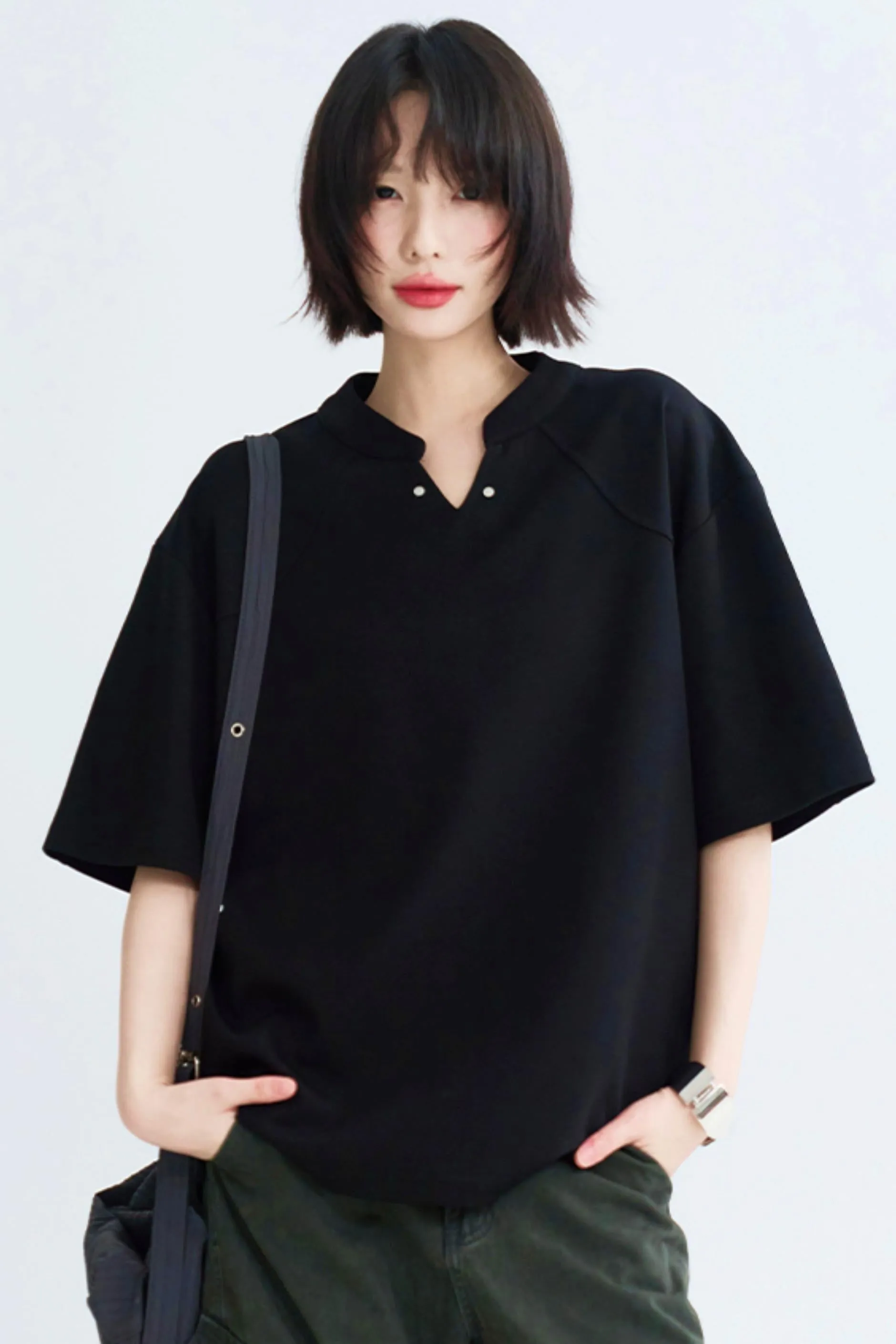 ソリッドブイネックルーズカジュアルトップス sold by Belchic