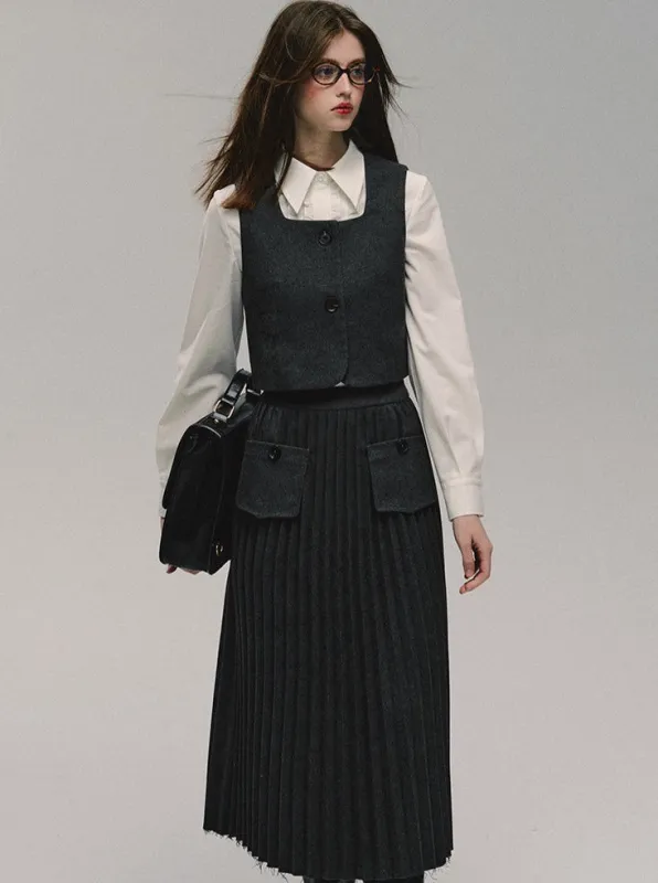 グレーベチバーカレッジベスト＋ロングプリーツスカート sold by Belchic