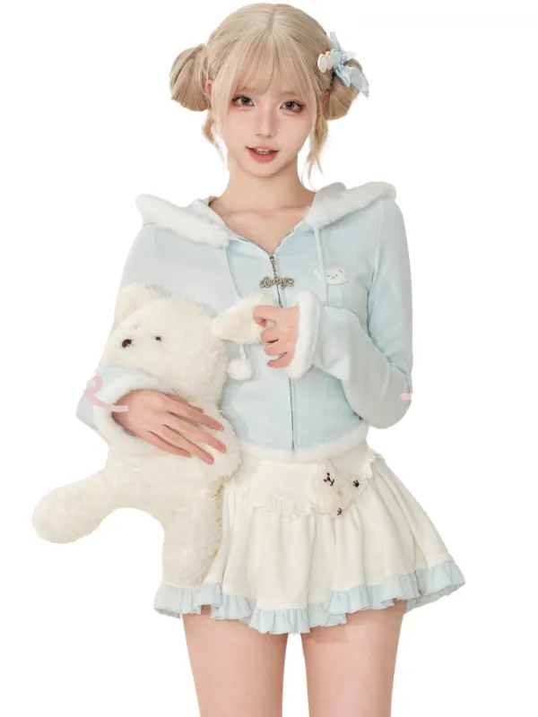 ミルキーブルーファータイトフードパーカー＋フレアスカート sold by Belchic