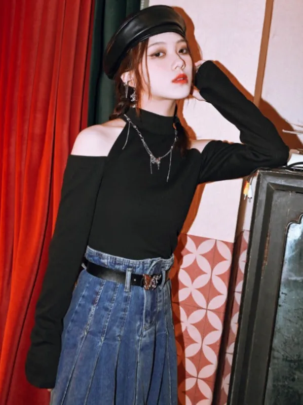 ハイネックオフショルダーブラックロングスリーブトップス sold by Belchic