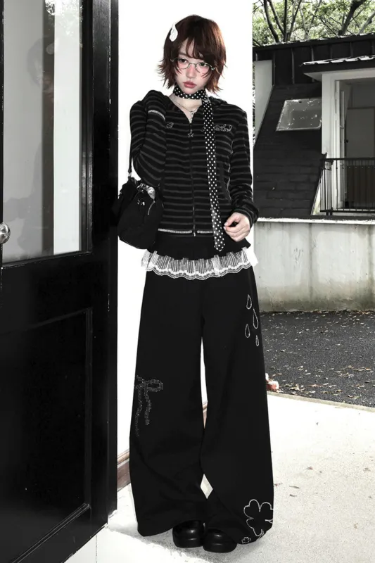 ラインストーンボーダーフードパーカー+ワイドパンツ sold by Belchic