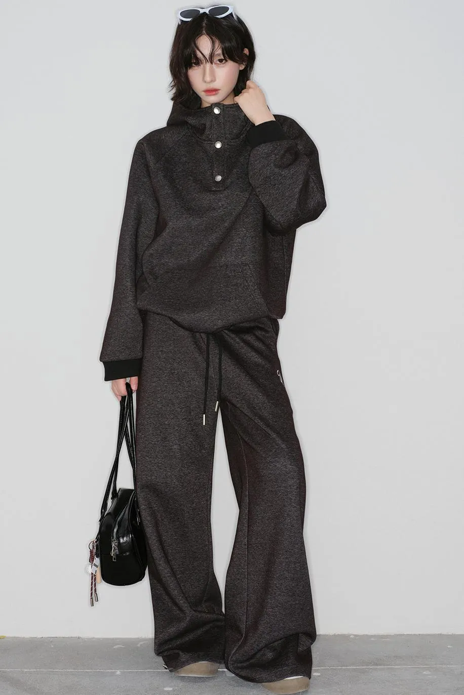 フーデッドスポーツスーツジャケット+パンツ sold by Belchic