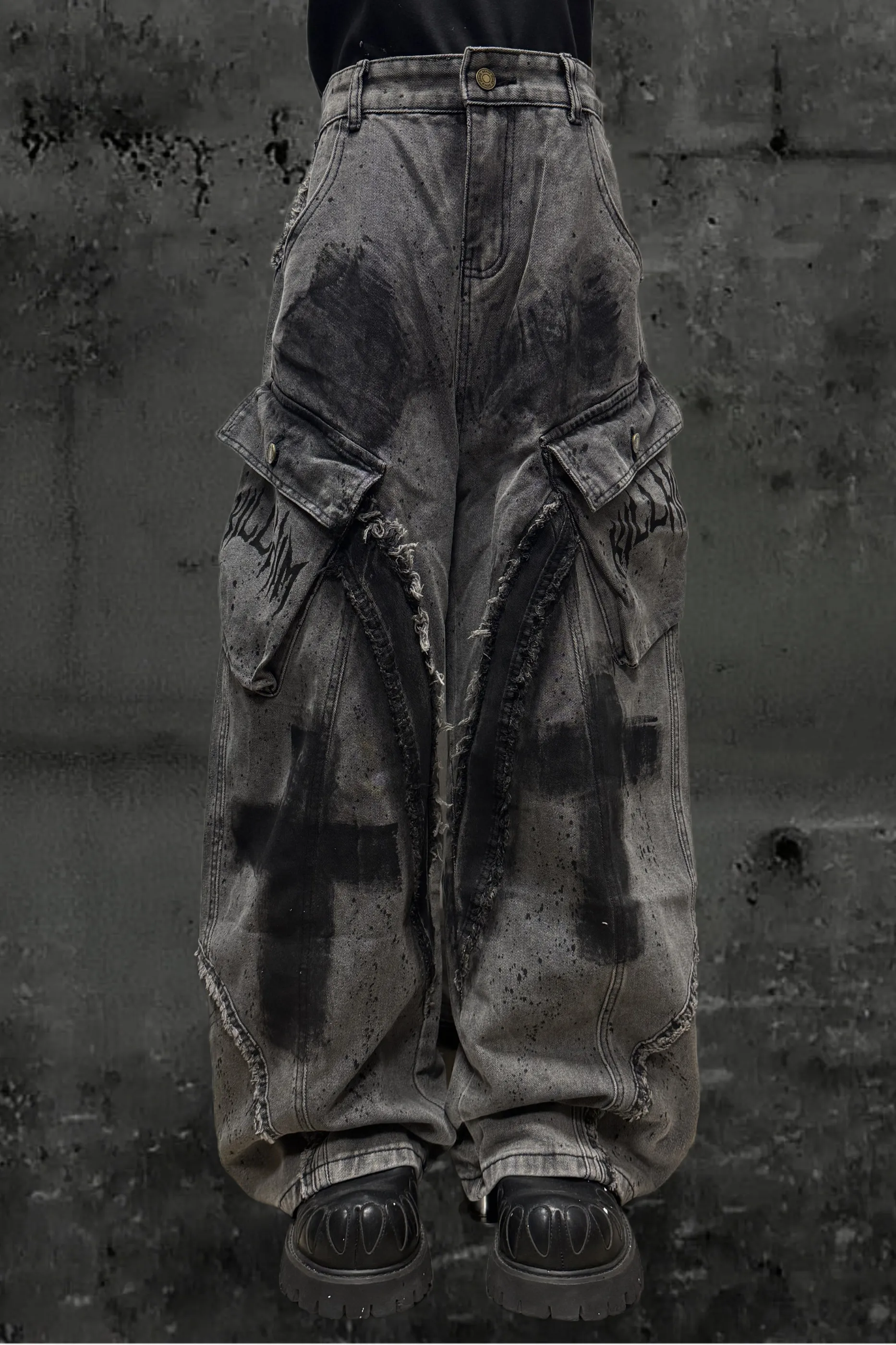 ダーククロススプレーデザインワイドパンツ+ベルト sold by Belchic