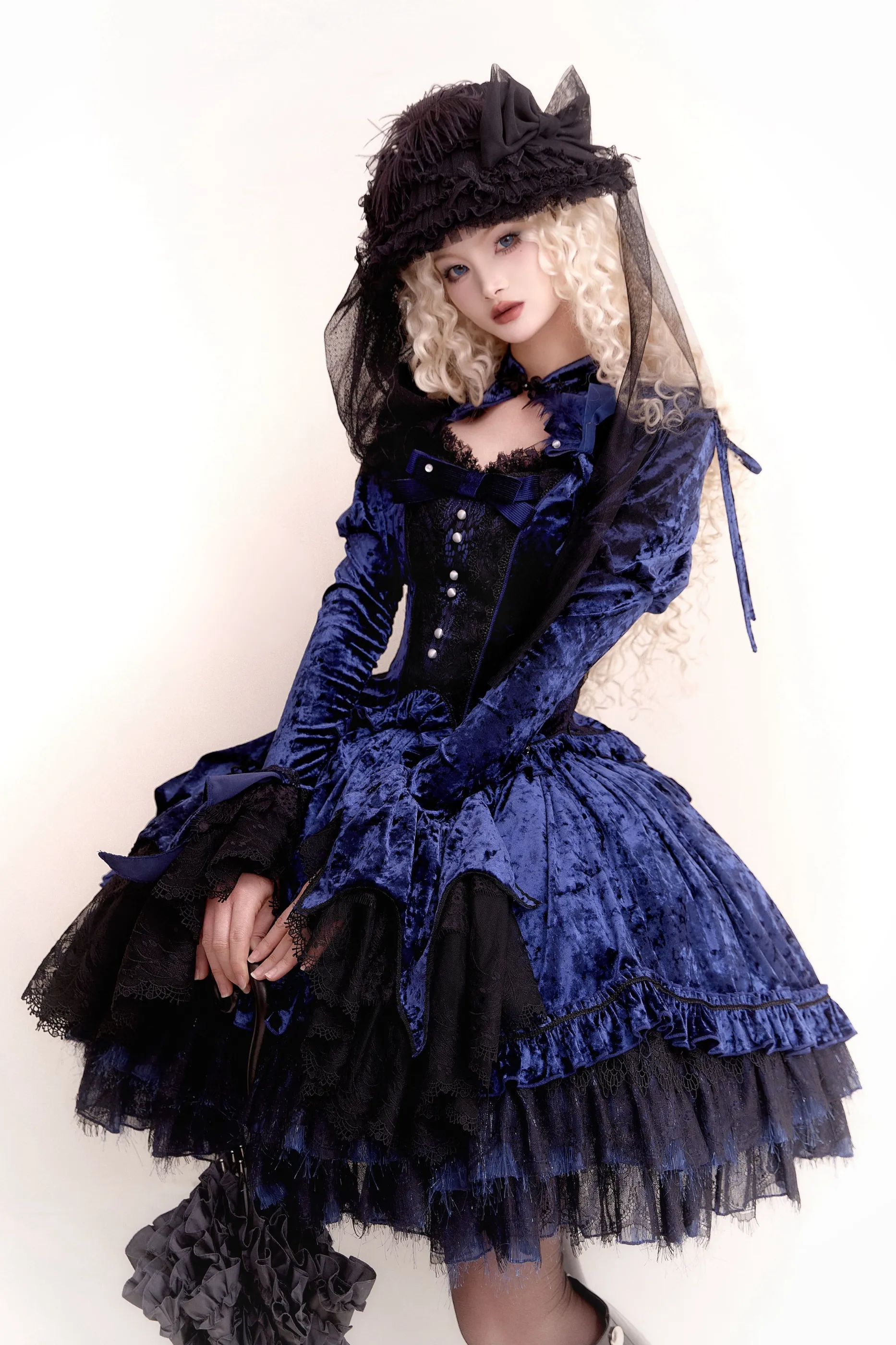 ゴシックベルベットスリーブロリータトップス+ベスト+スカート sold by Belchic product image thumbnail 3