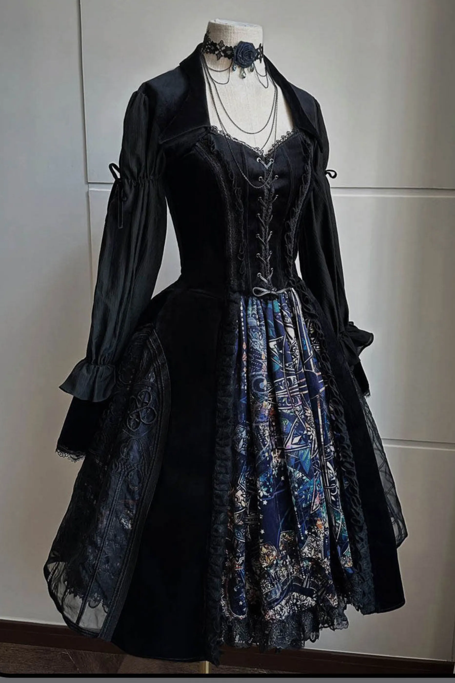 ゴシックロリータジャンパースカート+ダークトップス+ガードル sold by Belchic