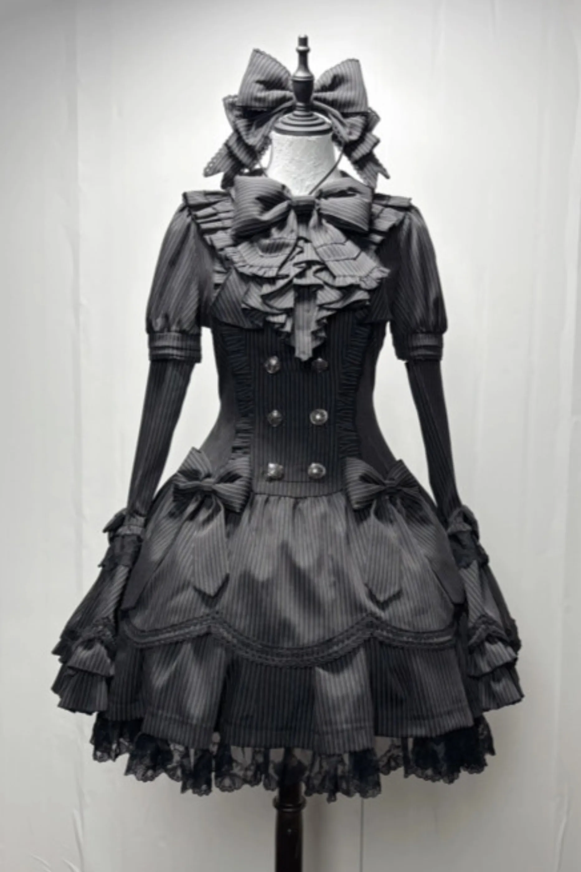 ダークゴシックドレス+スリーブ+カチューシャ sold by Belchic