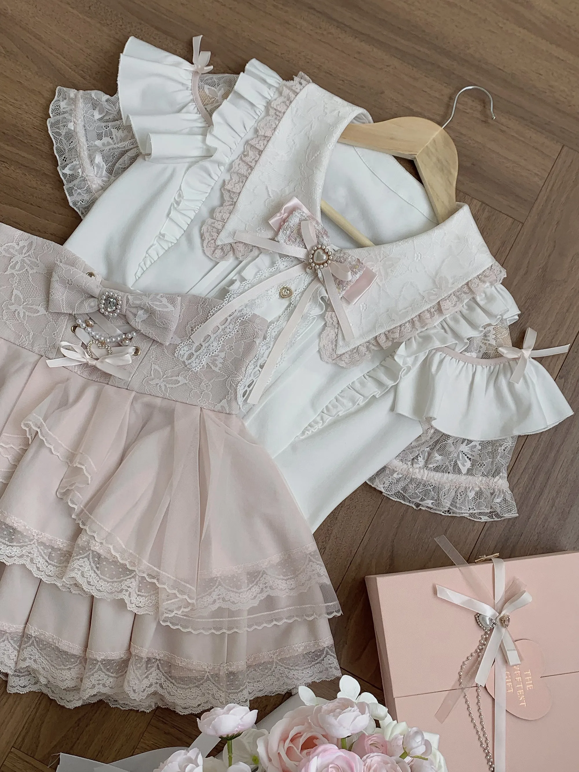 【数量限定】ブラックパープルアンドホワイトレースカラー地雷シャツ+ジュエルリボン+チョーカー sold by Belchic product image thumbnail 4