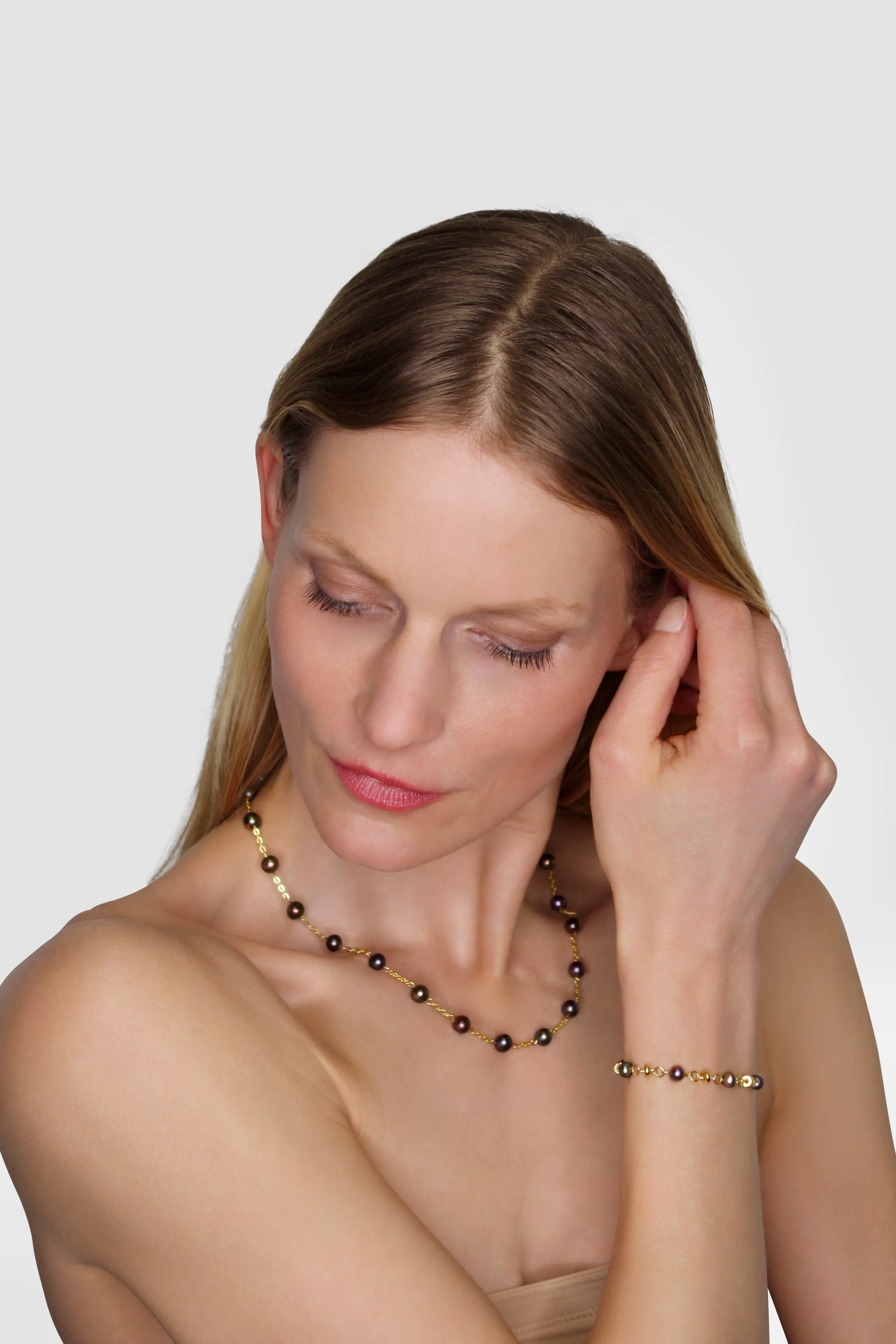 Black Pearl Gold Chain Necklace sold by MHART product image thumbnail 5