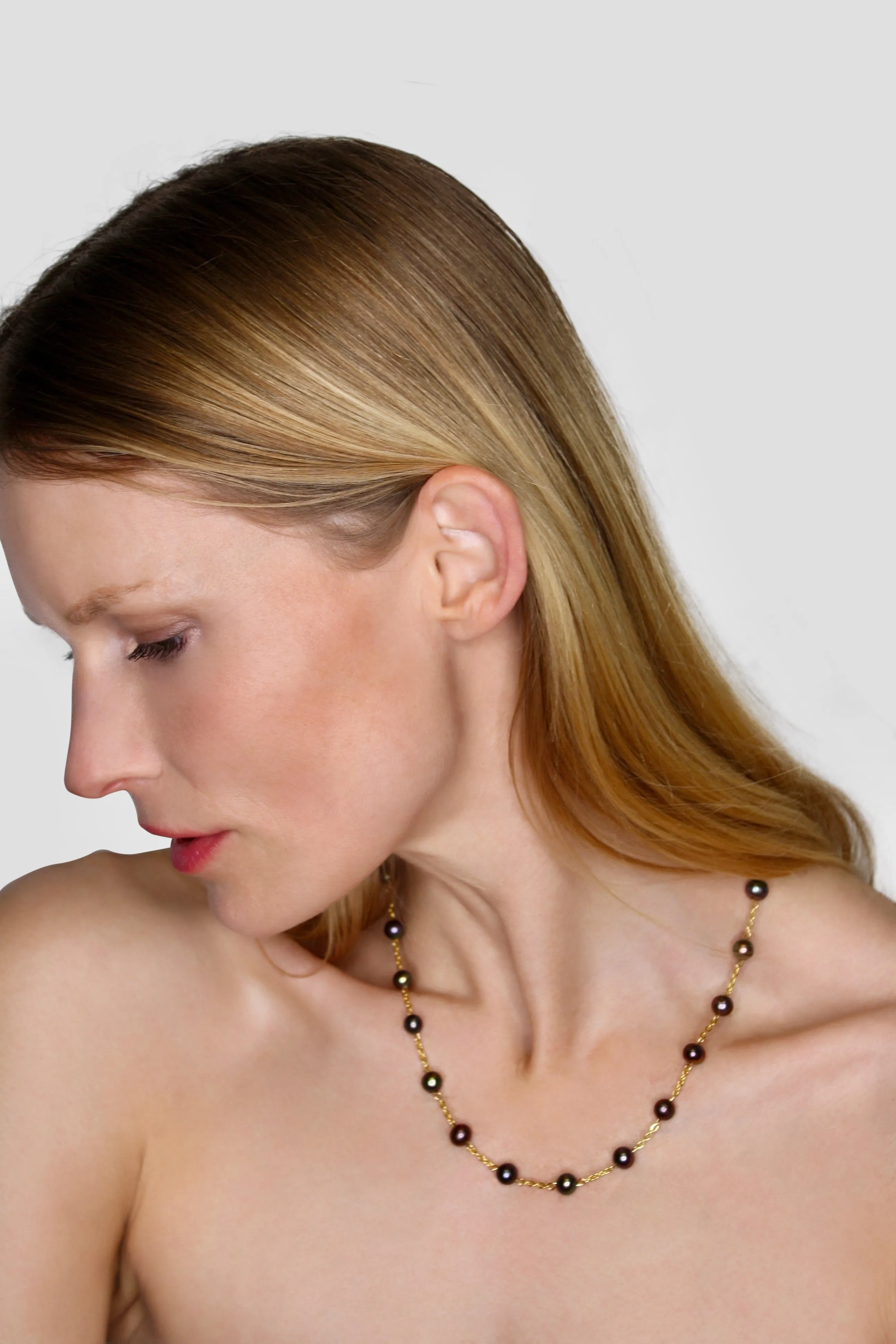 Black Pearl Gold Chain Necklace sold by MHART product image thumbnail 4