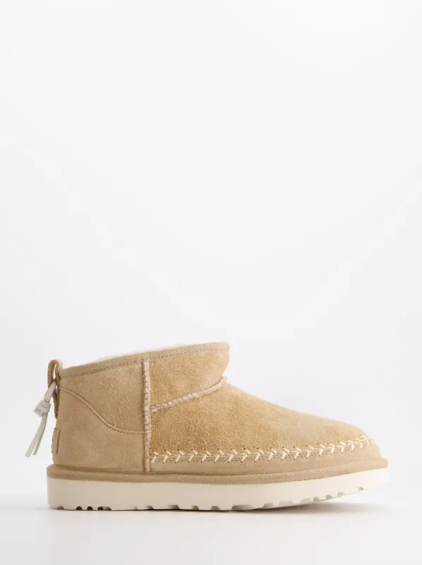 UGG Classic Ultra Mini Biarritz - Botines de ante sold by Ulanka