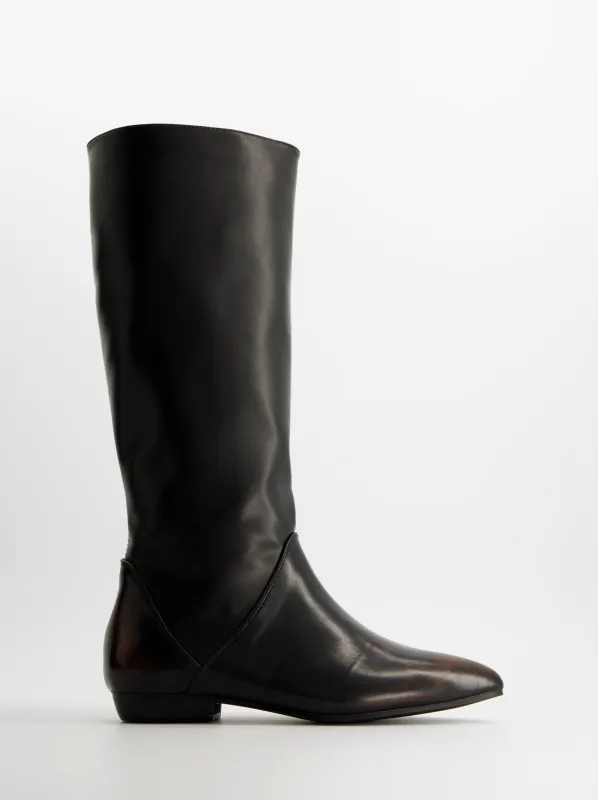 Flat high-top boot - ULK Aina sold by Ulanka