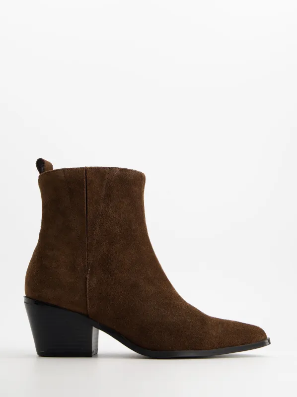 Suede cowboy boot with heel - ULK Ainara sold by Ulanka