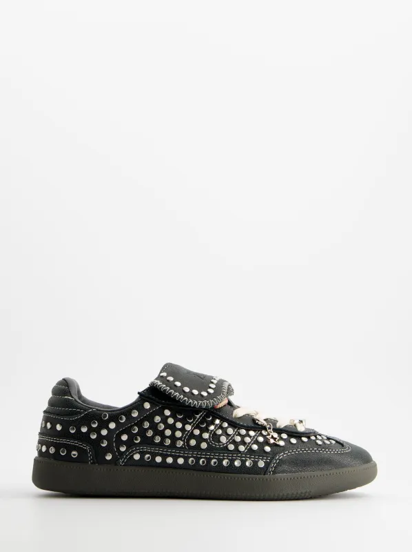 Black sneakers with studs - ULK Chile sold by Ulanka