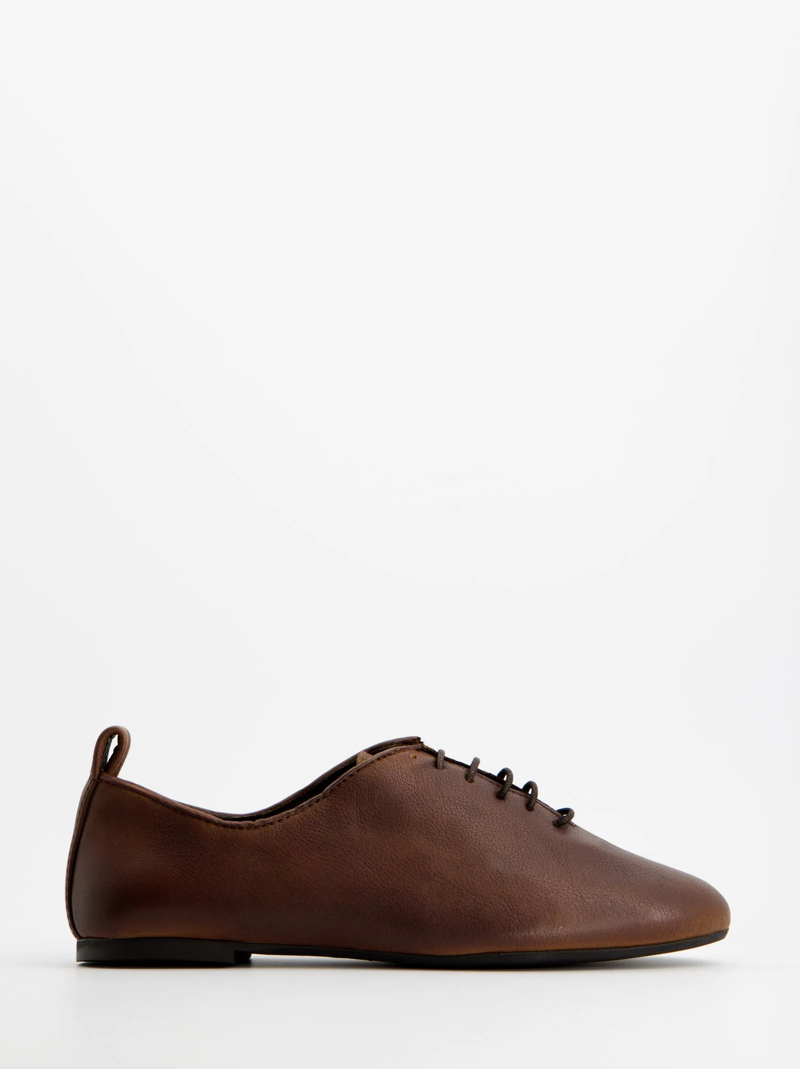 Flat leather shoe - ULK Blunchi sold by Ulanka