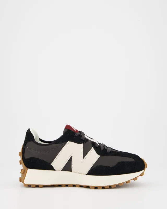 New Balance 327 - Sneakers sold by Ulanka