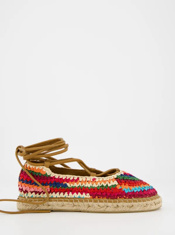 Braided raffia ballerinas tied to the instep - Crumble sold by Ulanka