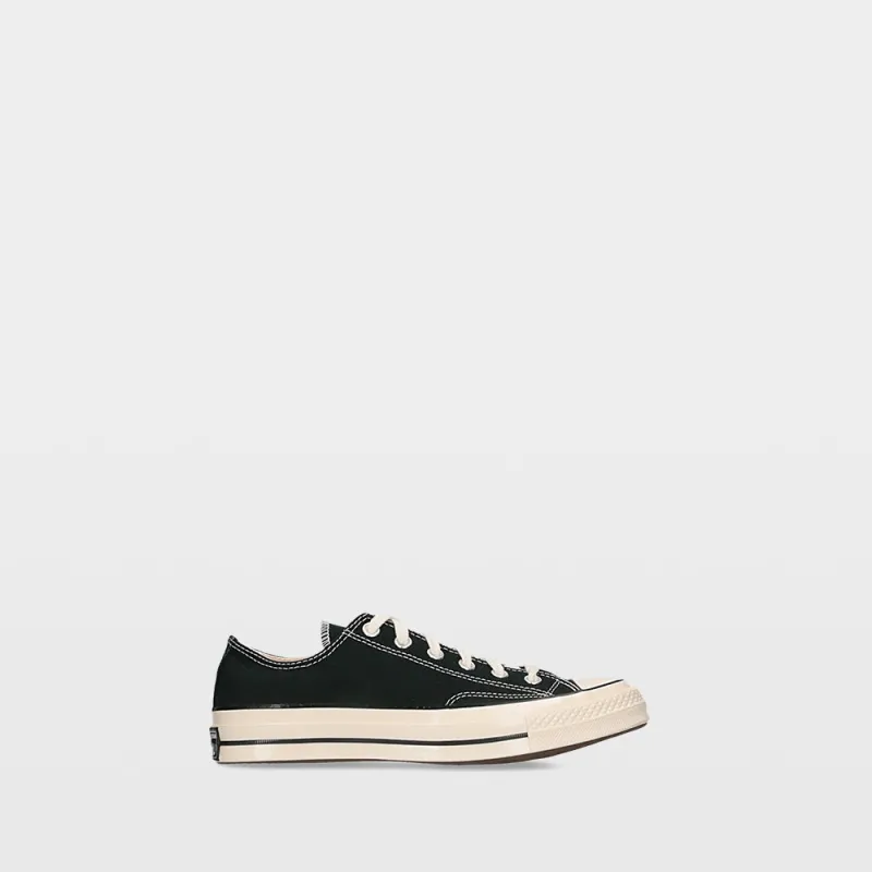 Converse Chuck Taylor - Sneakers sold by Ulanka