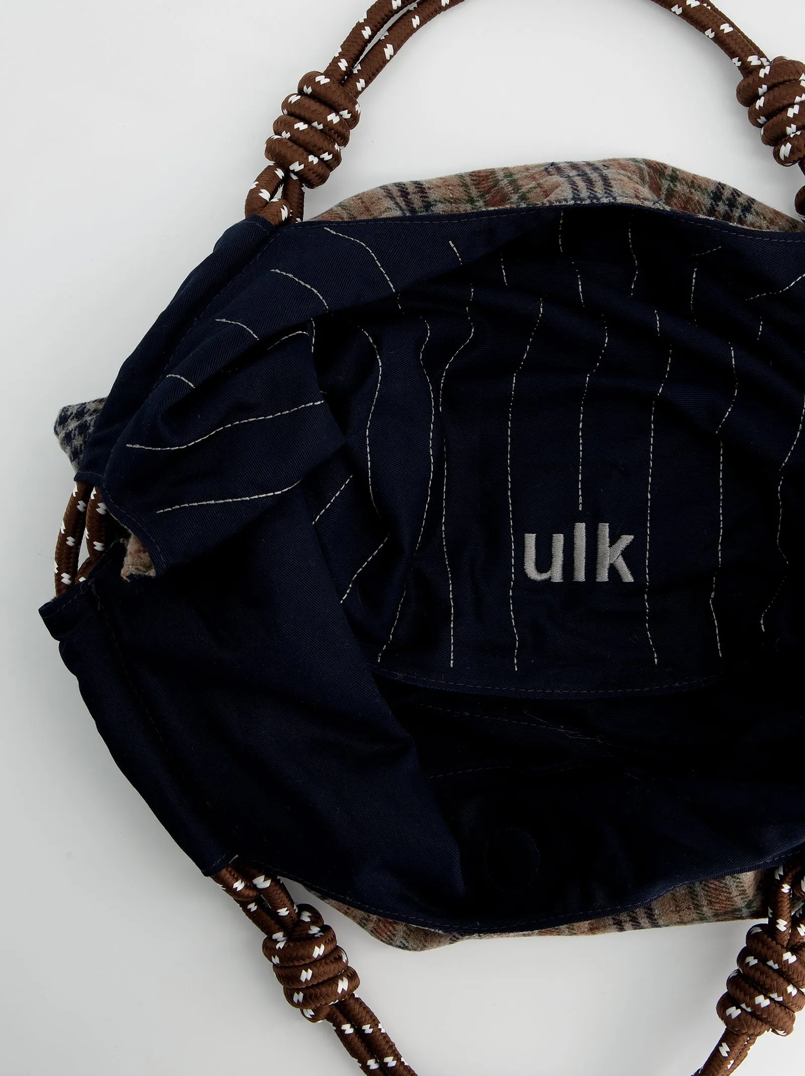 Bolso tote a cuadros con charms - Rever sold by Ulanka product image thumbnail 4