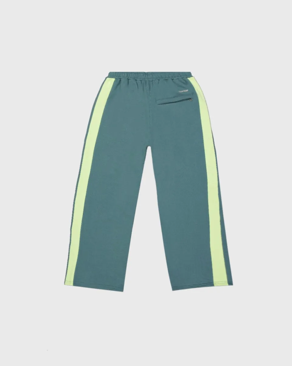 Coolway Float Green Sweatpants - Pantalones deportivos de corte relajado sold by Ulanka product image thumbnail 2