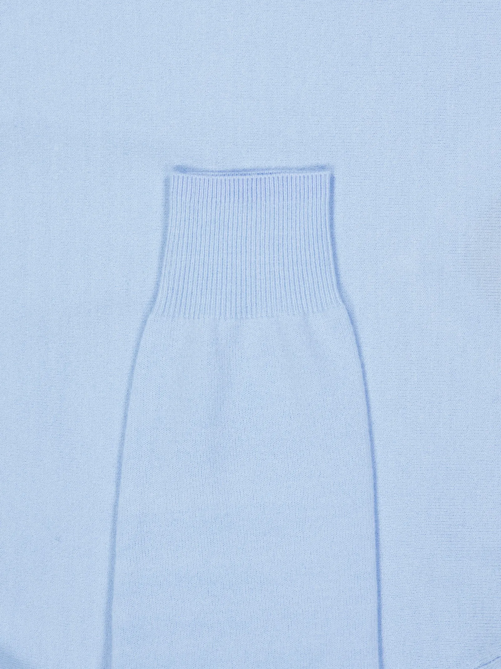 Jersey de punto con cuello en V - Fae sold by Ulanka product image thumbnail 3