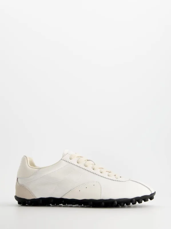 Novatta white retro sneakers made by Ulanka