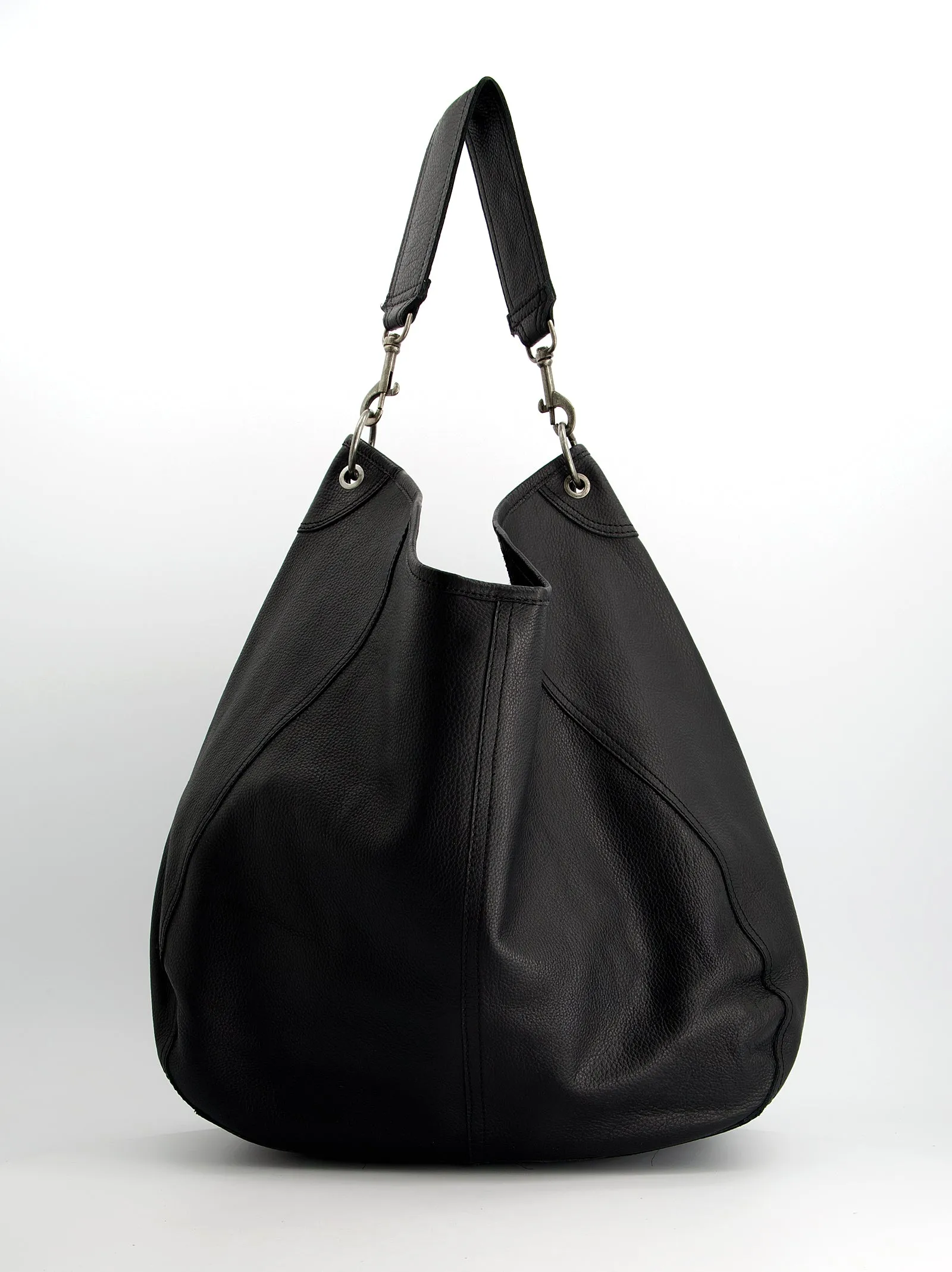 Hobo bag in leather with carabiners - Apris sold by Ulanka