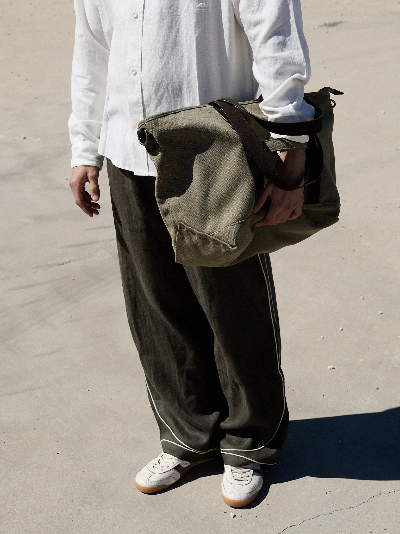 Flowy green trousers with contrast hem detail - Oven sold by Ulanka product image thumbnail 2